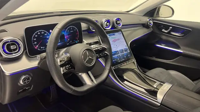 Mercedes-Benz 220 view 6