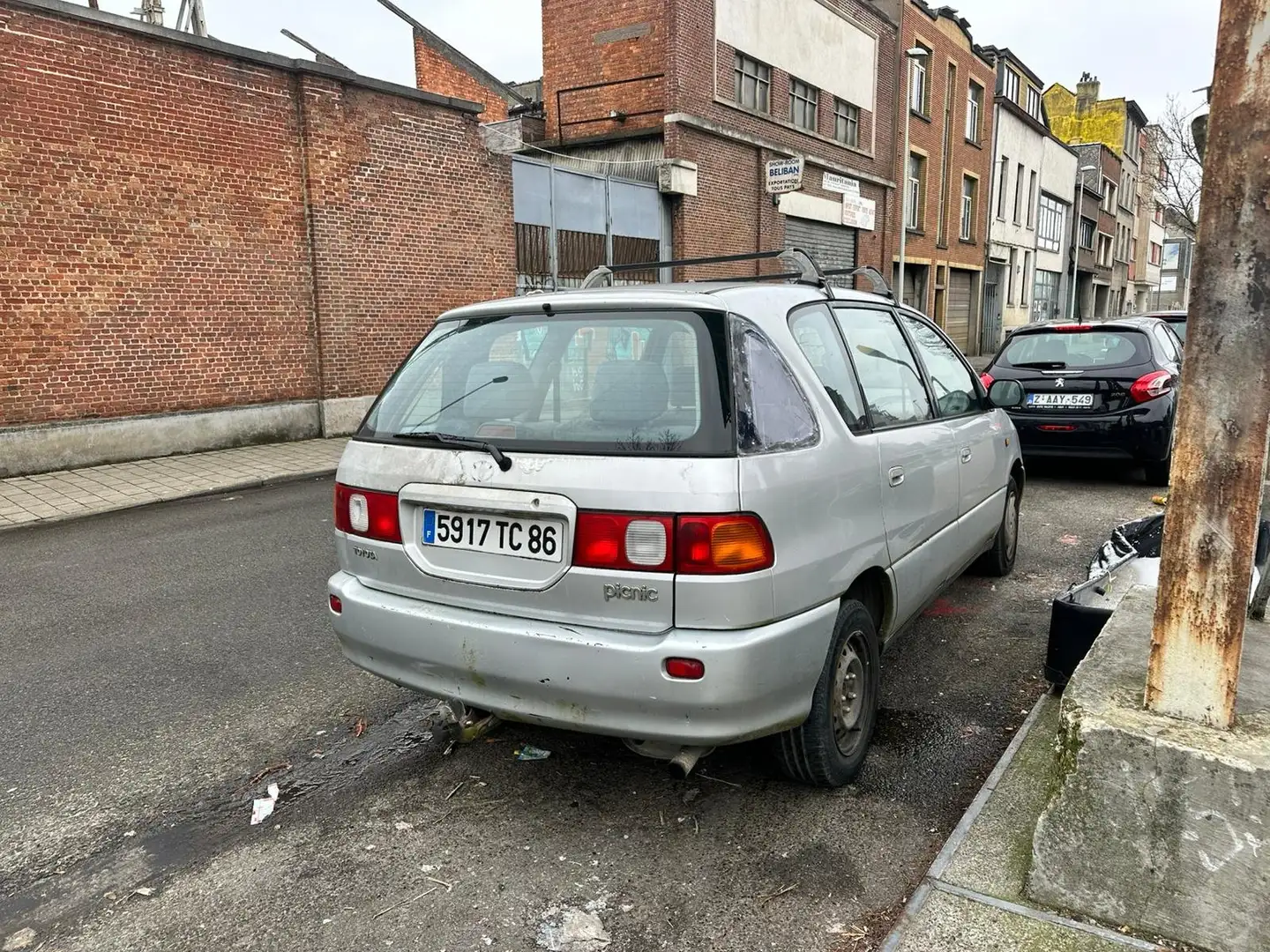 Toyota Picnic 2.2 Turbo Silber - 2