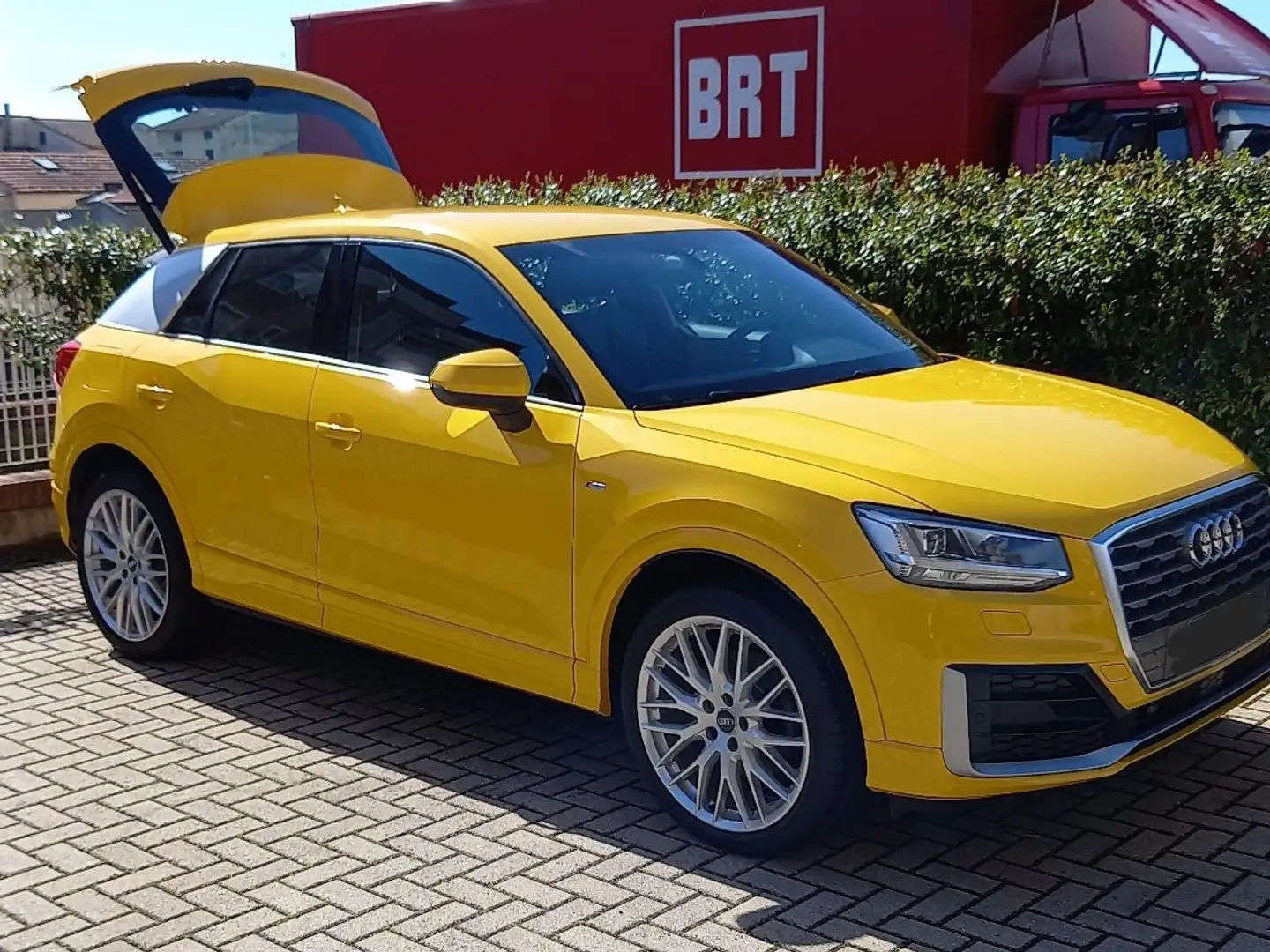 Audi Q2 1.6 TDI sport žuta - 1