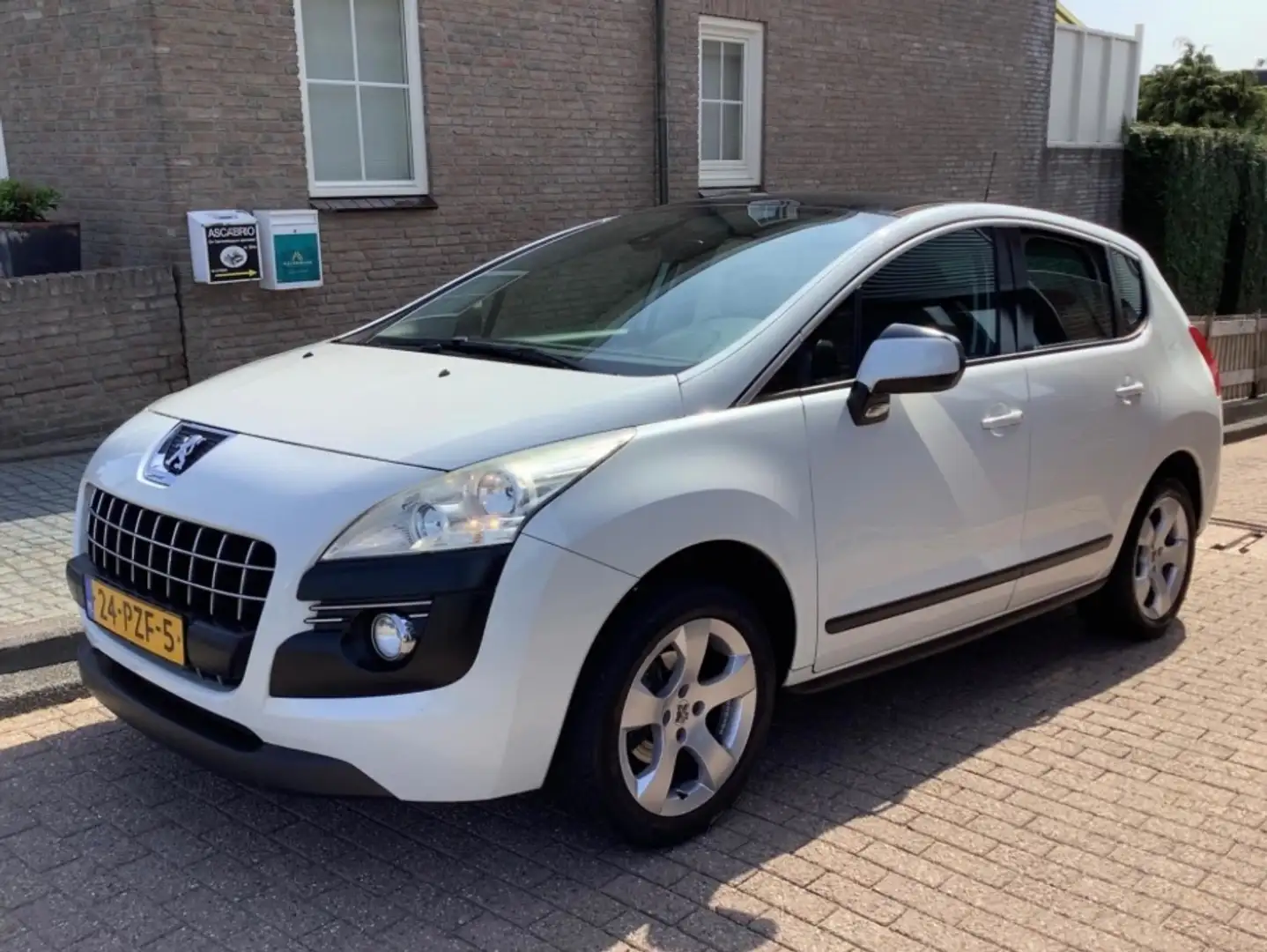 Peugeot 3008 3008 1.6 VTi SR Wit - 1