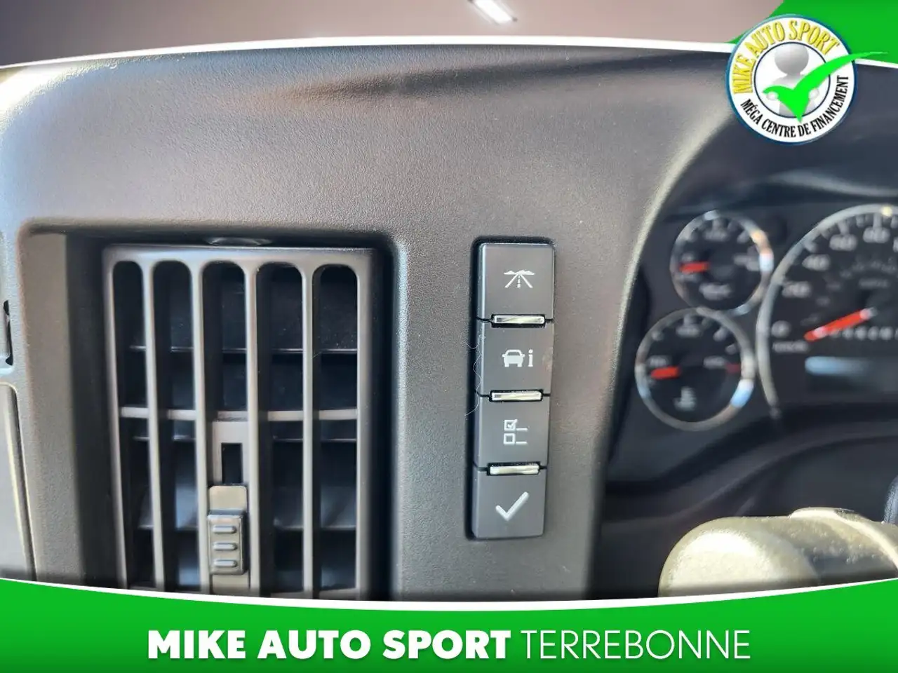 Chevrolet Express 2500 photo Chevrolet Express 2500