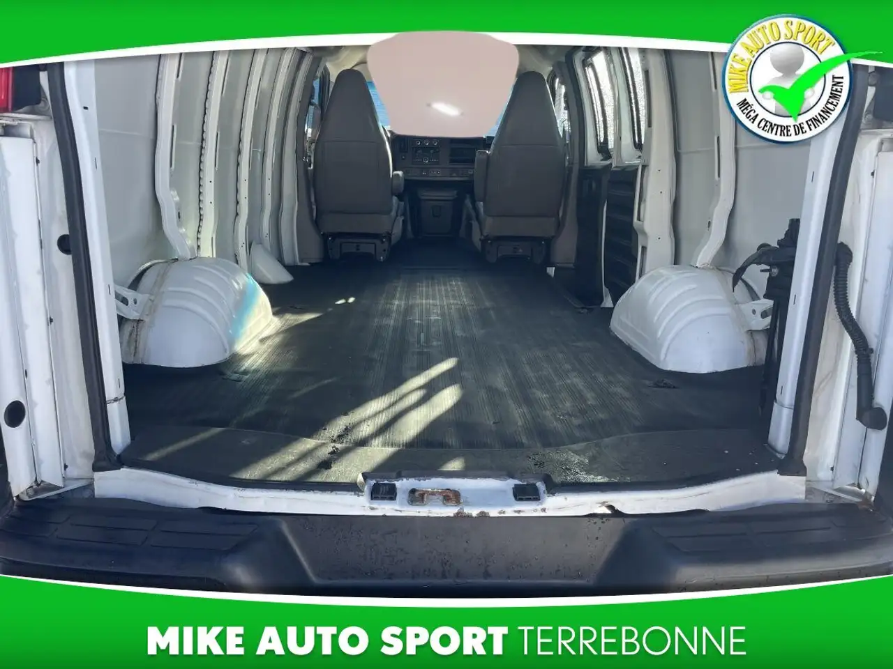 Chevrolet Express 2500 photo Chevrolet Express 2500