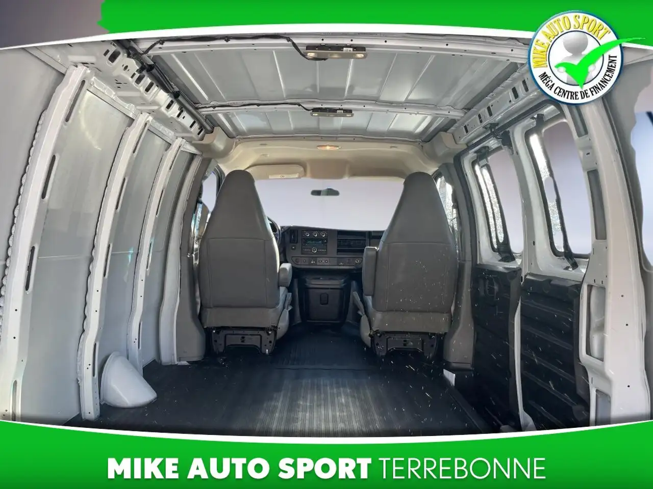 Chevrolet Express 2500 photo Chevrolet Express 2500
