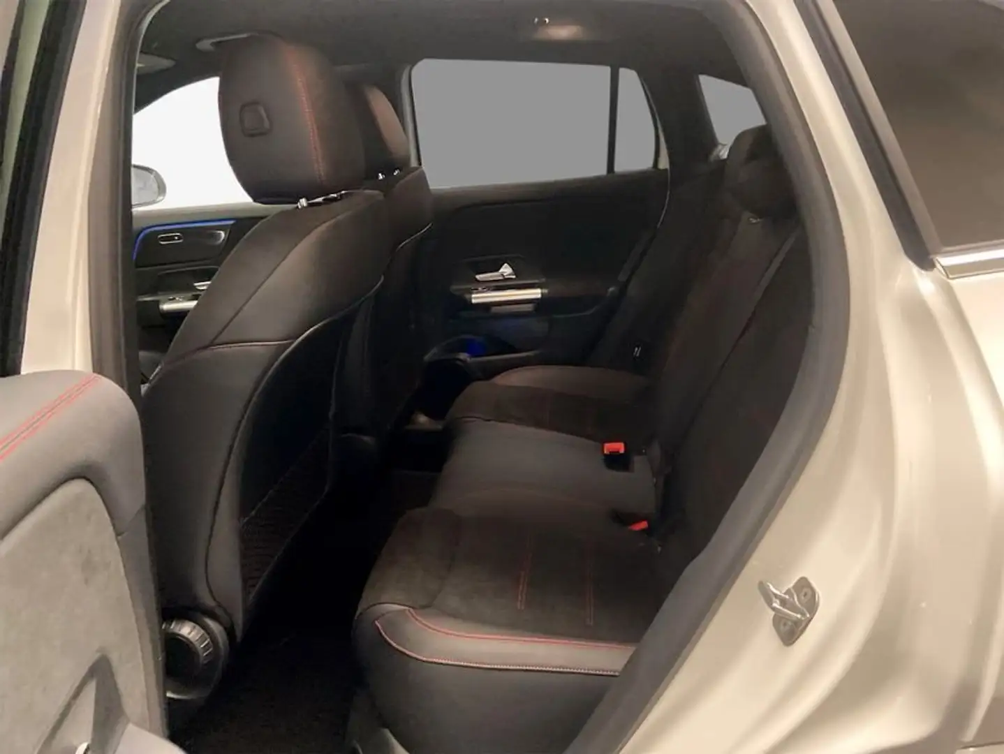 Mercedes-Benz GLA 200 GLA 200 Wit - 2