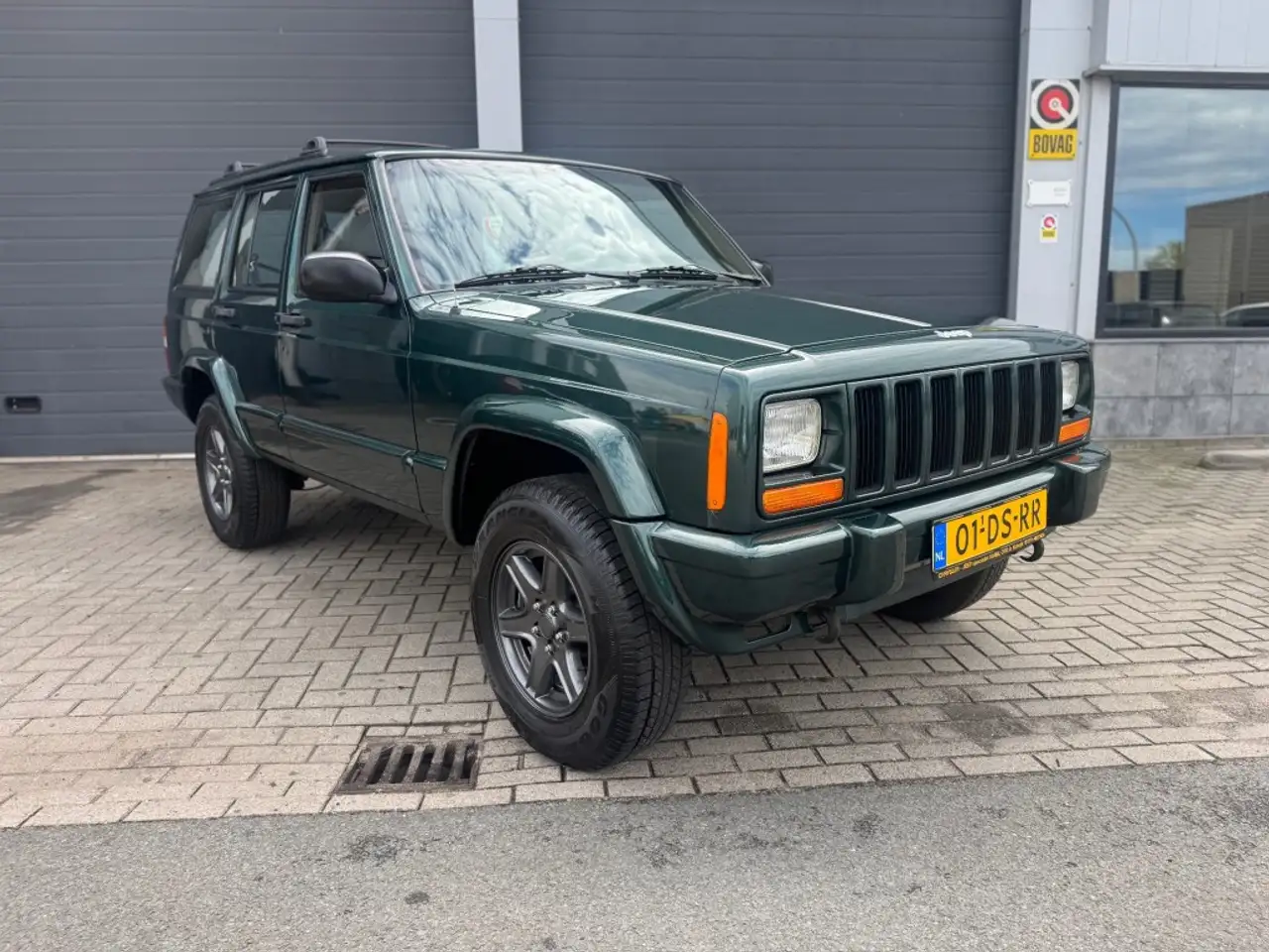 Jeep Cherokee 4.0I LIMITED, foto 2