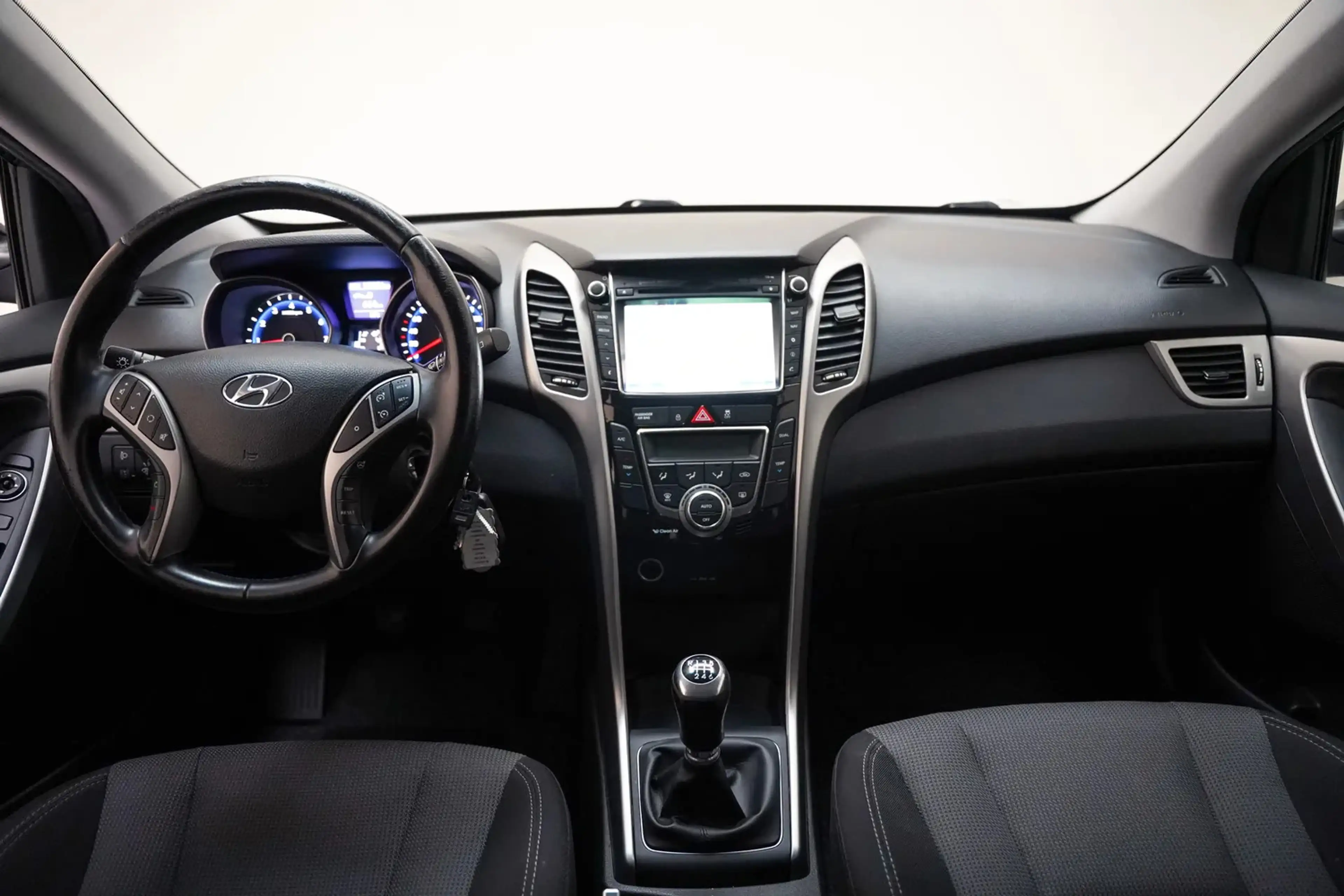 Hyundai i30 1.6 GDI I-Motion Plus [ Trekhaak Clima LED Camera — photo 7