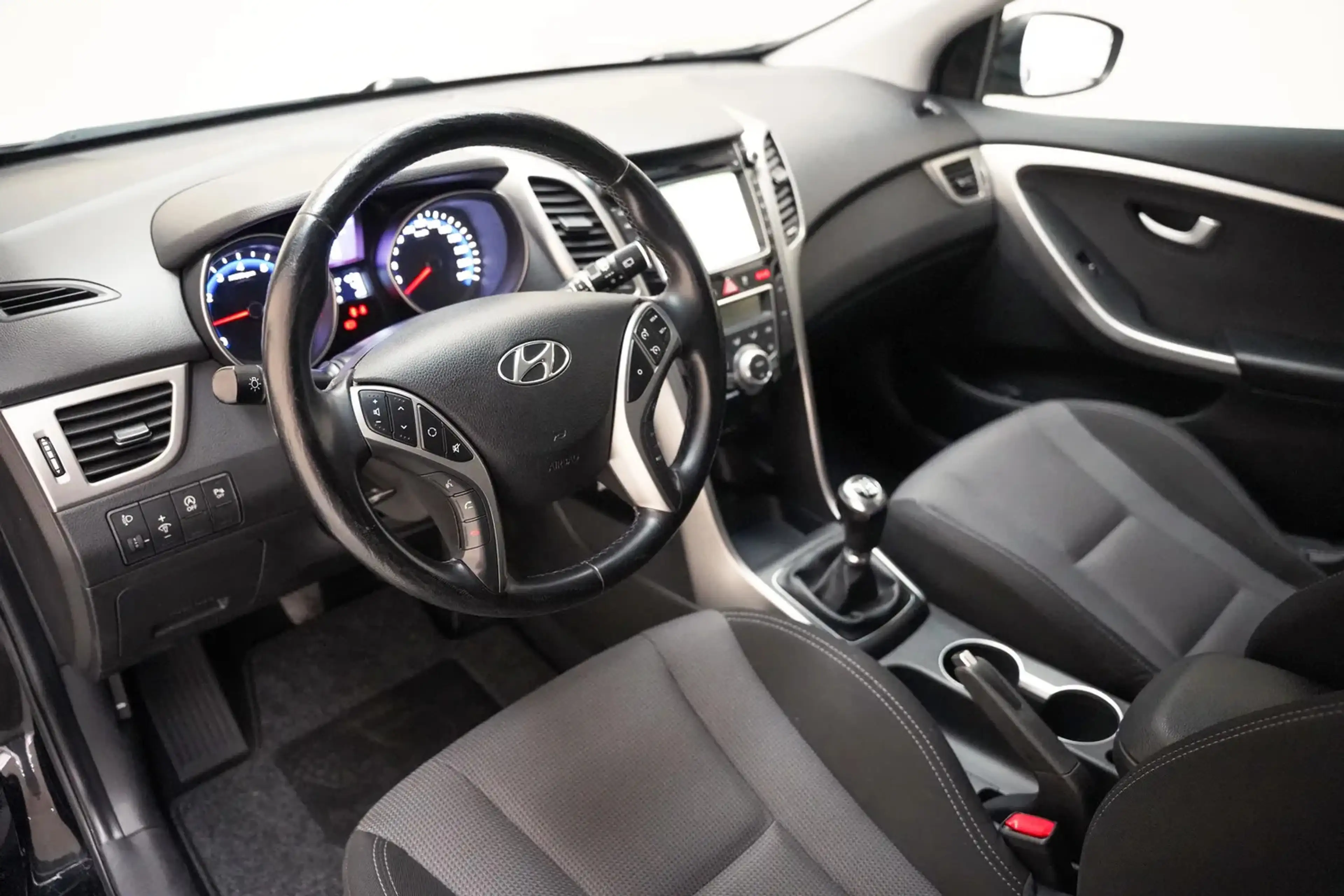 Hyundai i30 1.6 GDI I-Motion Plus [ Trekhaak Clima LED Camera — photo 4