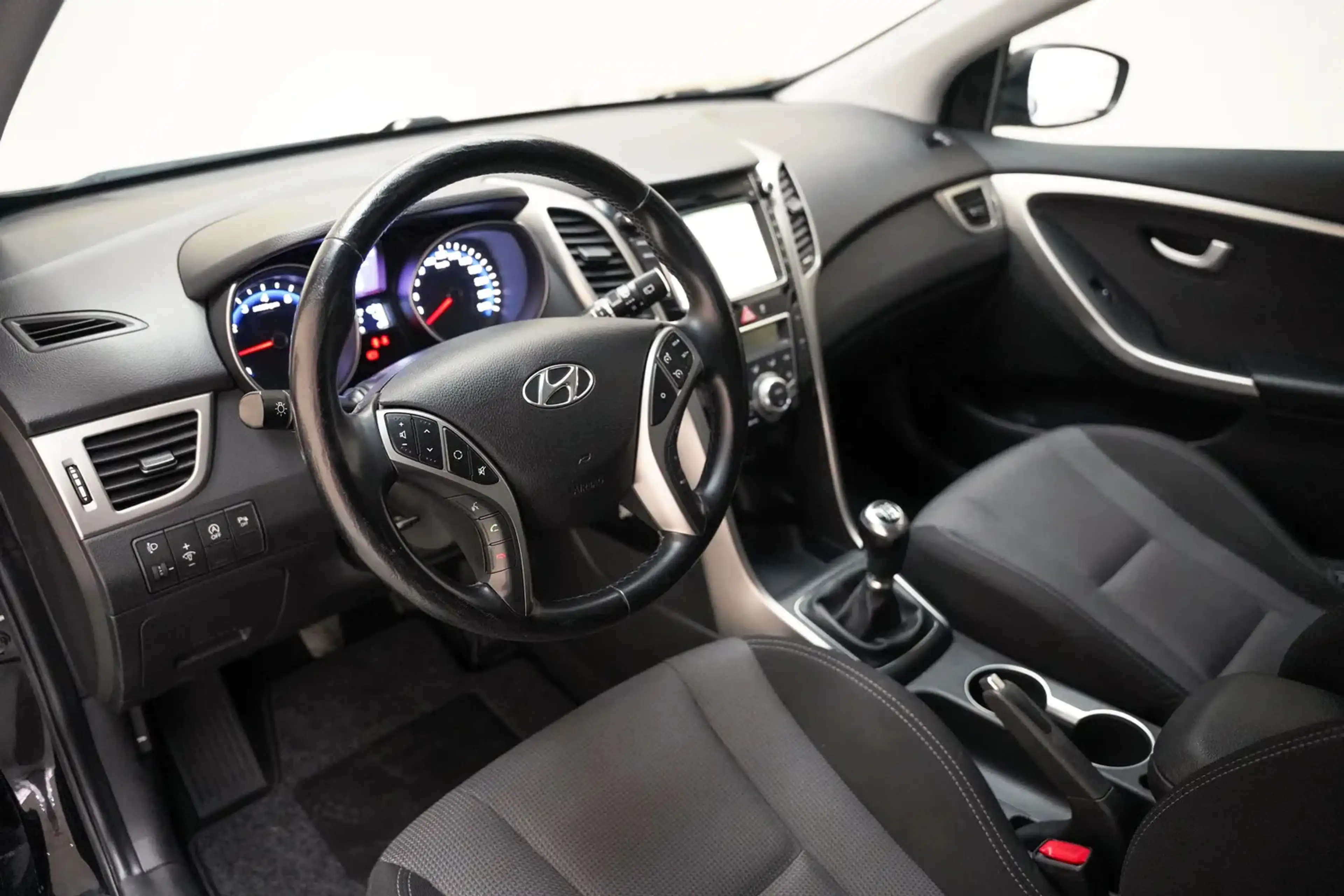 Hyundai i30 1.6 GDI I-Motion Plus [ Trekhaak Clima LED Camera — photo 5