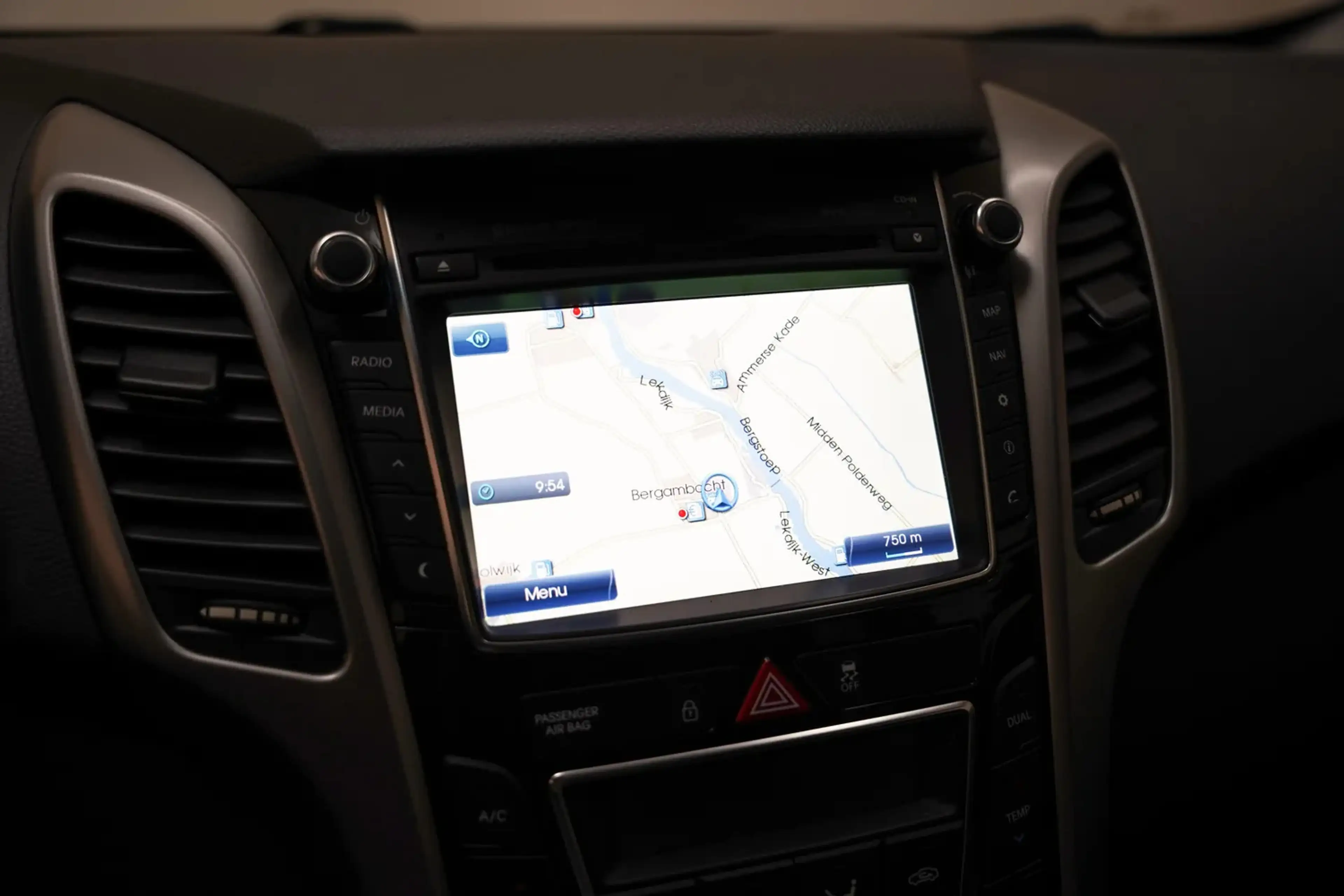 Hyundai i30 1.6 GDI I-Motion Plus [ Trekhaak Clima LED Camera — photo 9