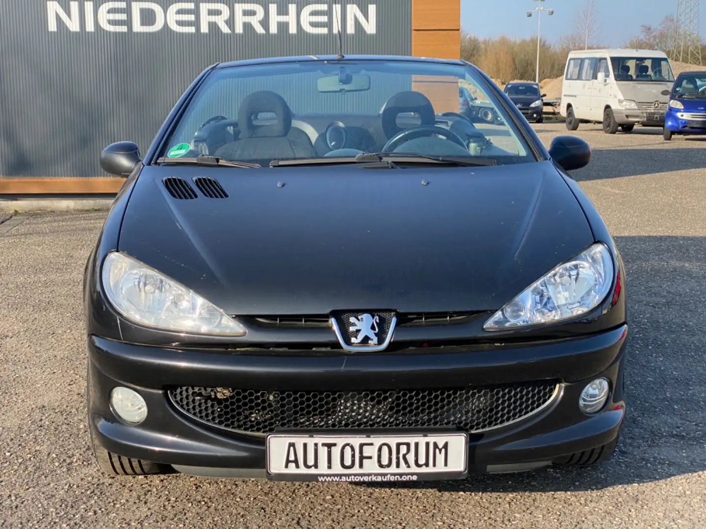 Peugeot 206 Cabriolet CC 1.6 Filou mit Windschott Schwarz - 2
