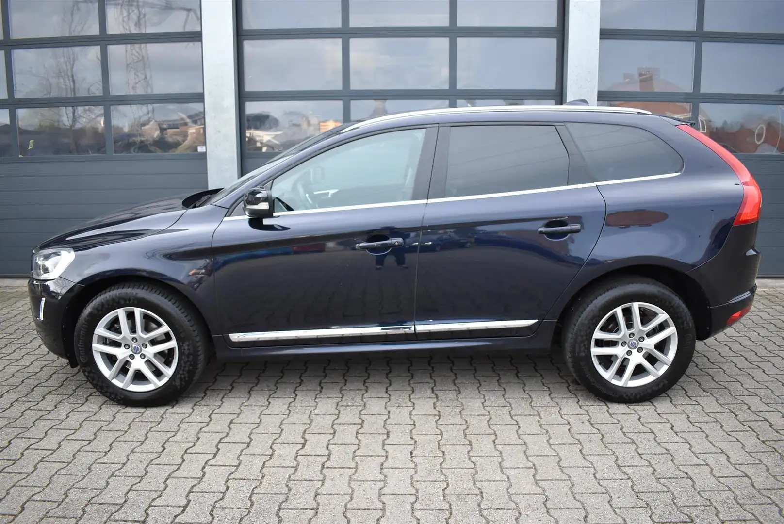Volvo XC60 T5 245pk Geartronic Nordic+ Blue - 2