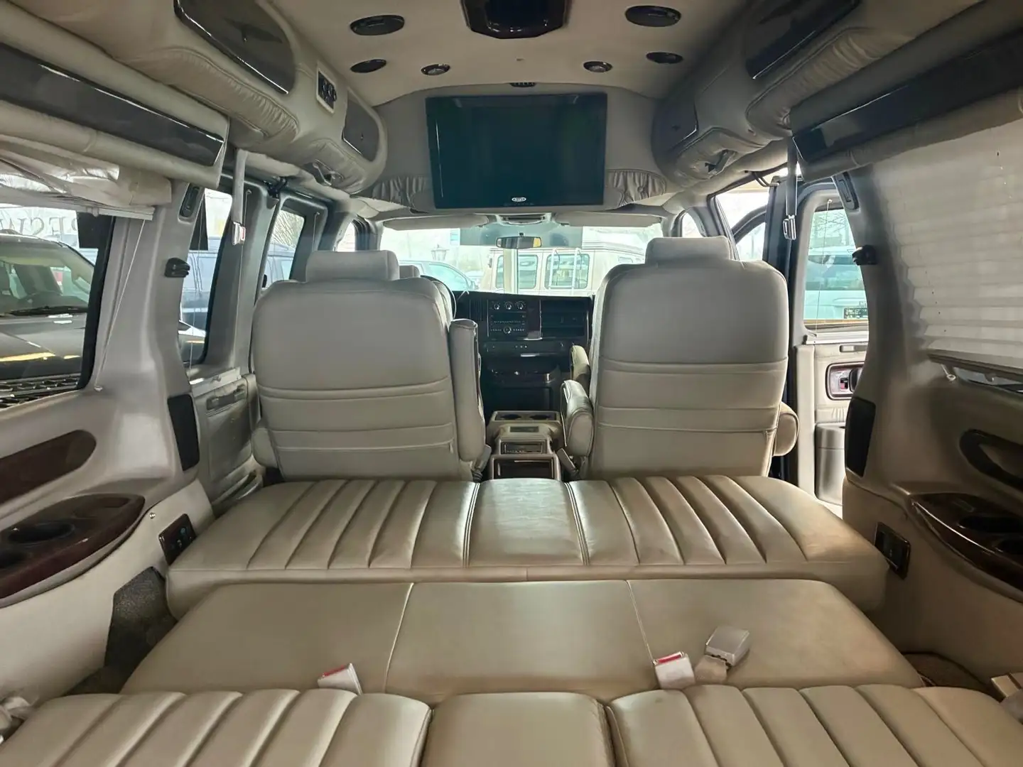 GMC Savana 5,3l V8 Explorer Limited Blau - 2