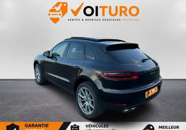 Porsche Macan view 4