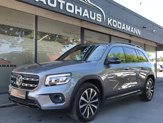 Mercedes-Benz GLB view 6