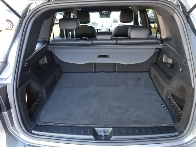 Mercedes-Benz GLB view 10