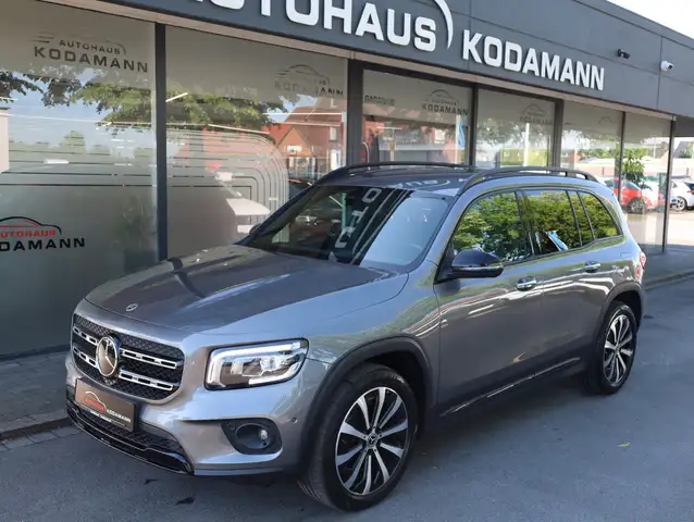 Mercedes-Benz GLB view 5