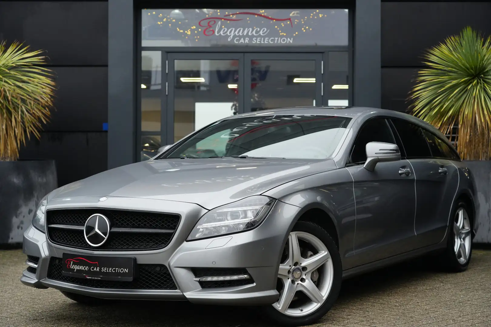 Mercedes-Benz CLS 350 Shooting Brake CDI 4-Matic 266pk Navigatie/Stoelve Gris - 1