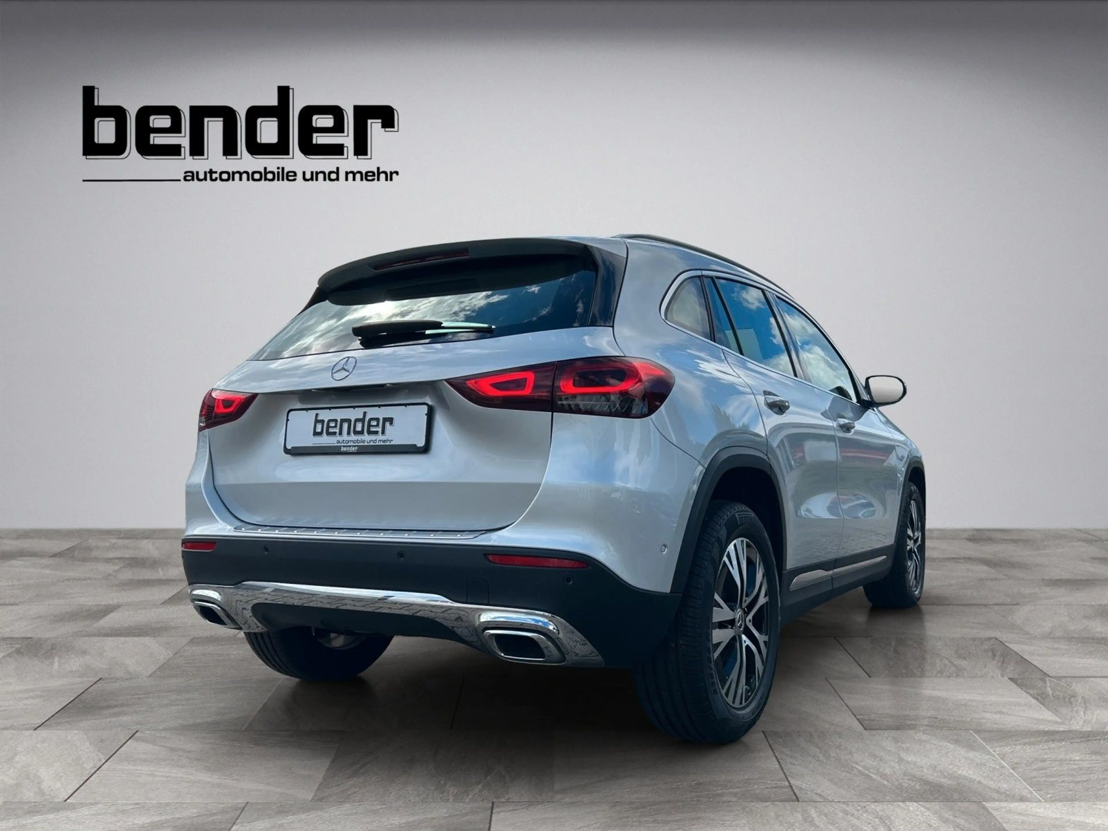 Mercedes-Benz GLA 200 AUT Kam. KlimaA LED LM Navi PDC ParkAss — photo 3