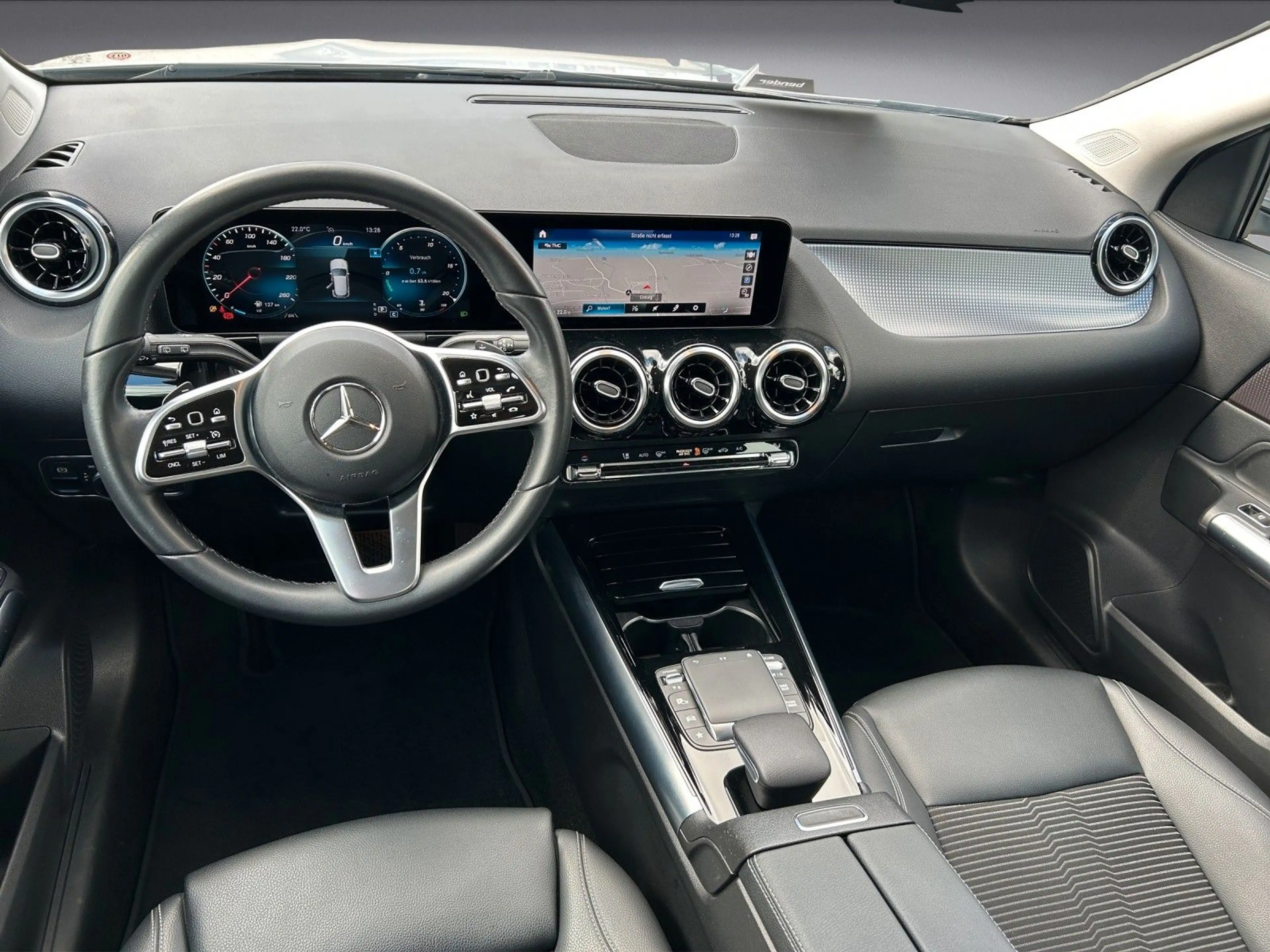 Mercedes-Benz GLA 200 AUT Kam. KlimaA LED LM Navi PDC ParkAss — photo 4