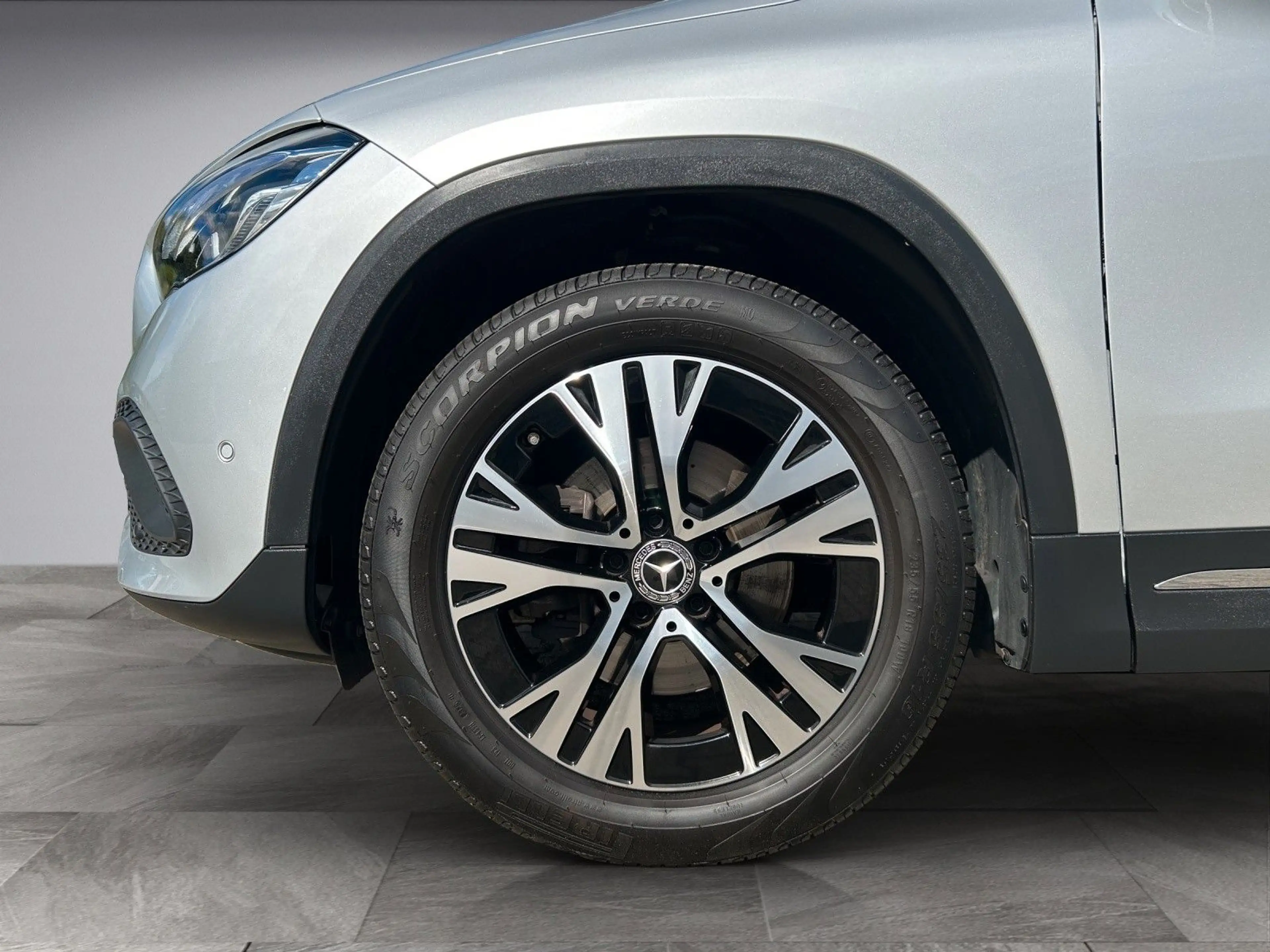 Mercedes-Benz GLA 200 AUT Kam. KlimaA LED LM Navi PDC ParkAss — photo 14