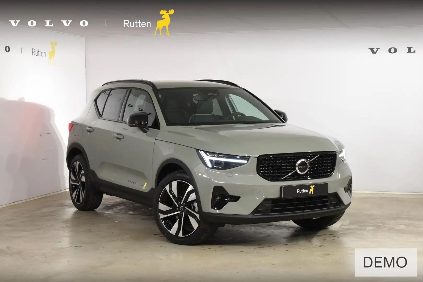 Volvo XC40 B4 211PK Automaat Plus Dark / Lighting pack / Pixe Vert - 1