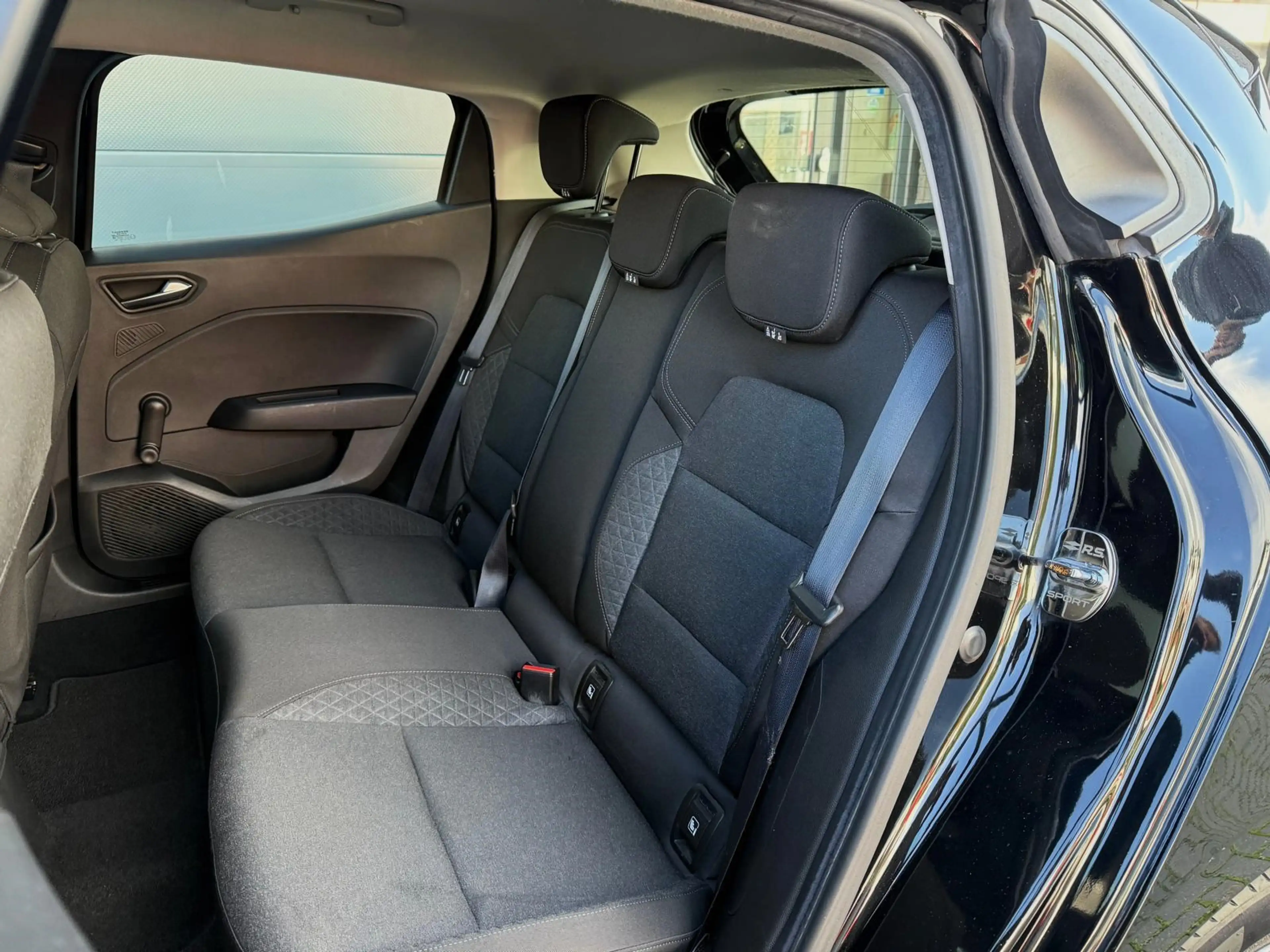 Renault Clio 1.0 TCe Zen — photo 9