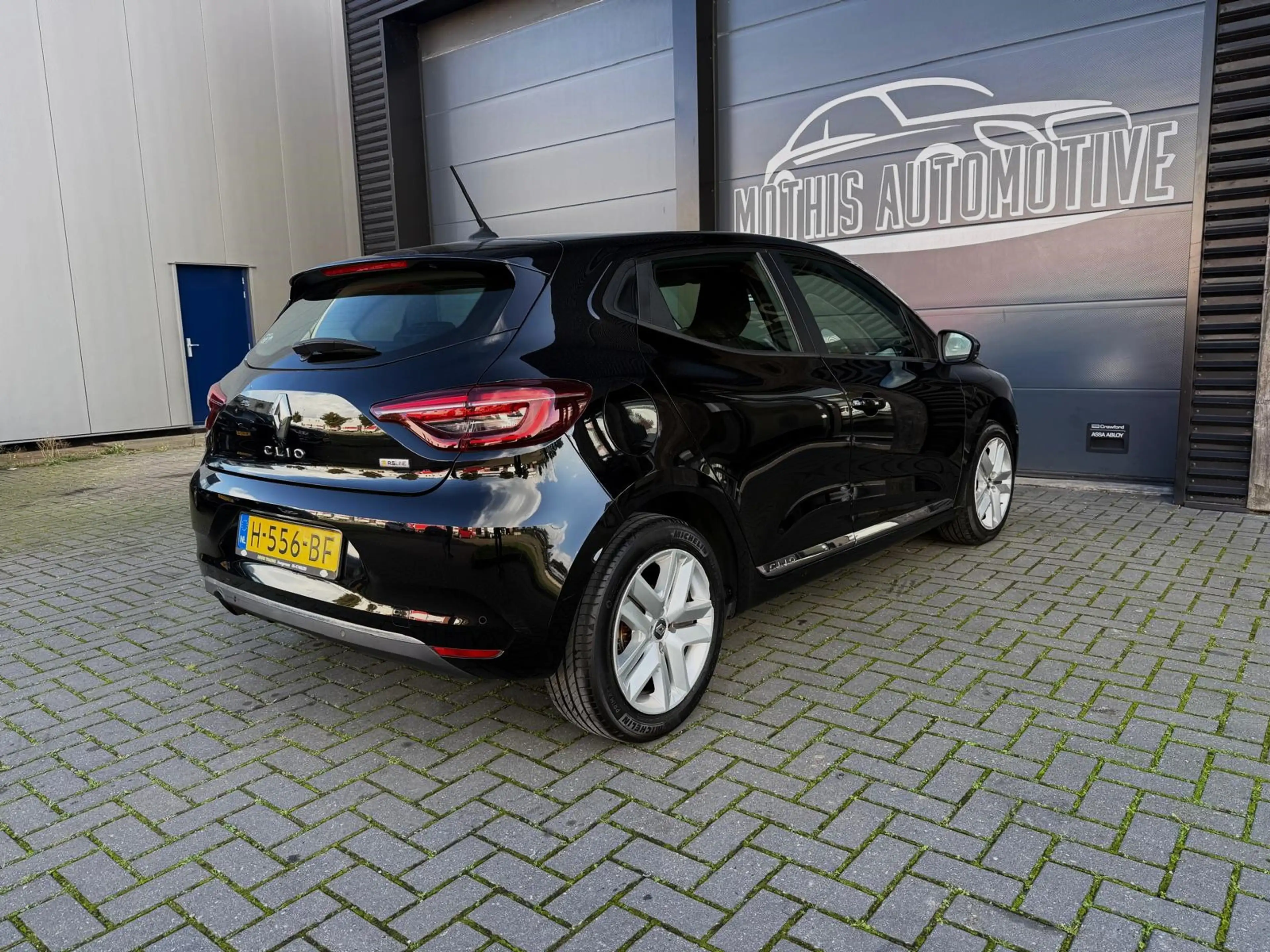 Renault Clio 1.0 TCe Zen — photo 8