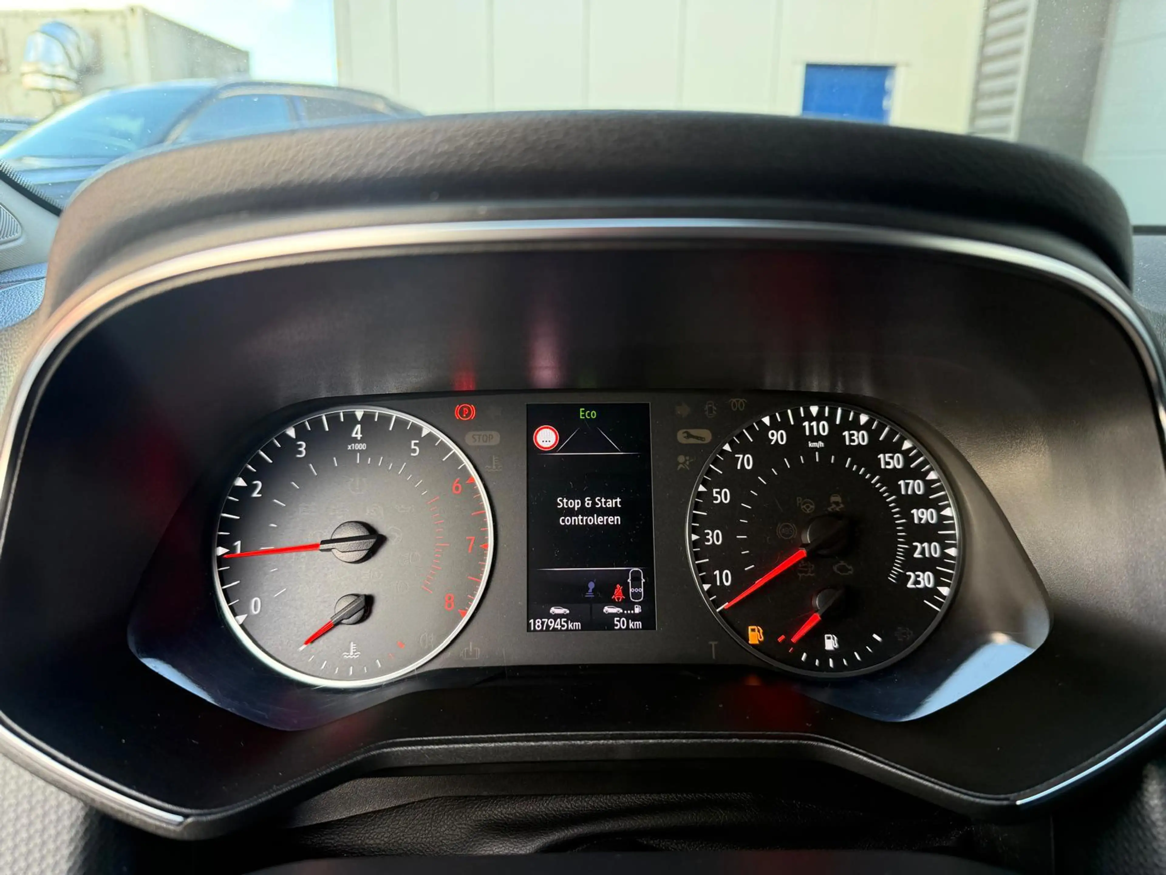 Renault Clio 1.0 TCe Zen — photo 14