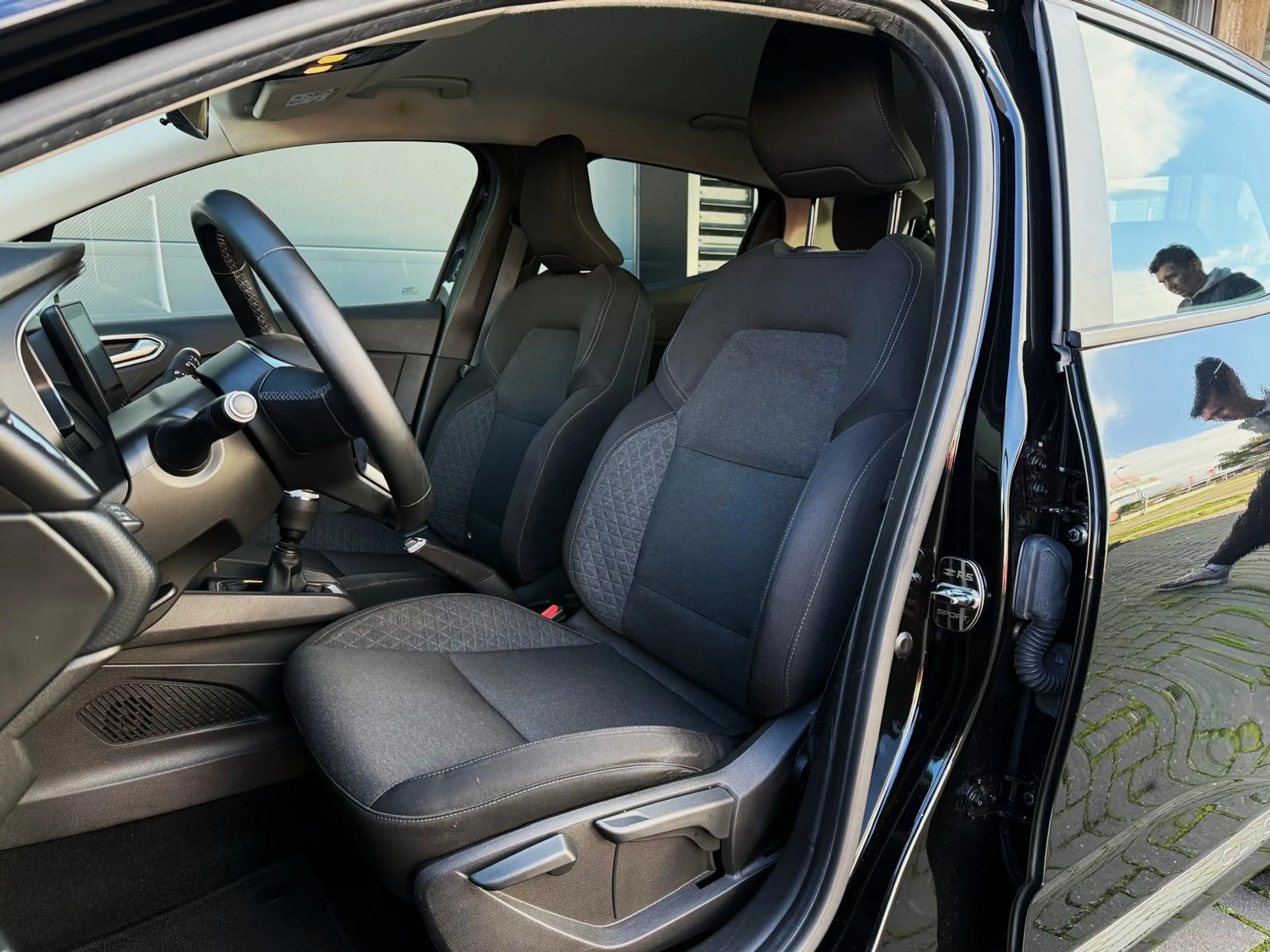 Renault Clio 1.0 TCe Zen — photo 10