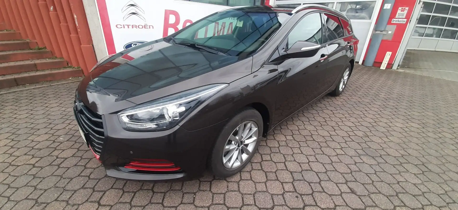 Hyundai i40 1.6 GDI blue Classic Schwarz - 2