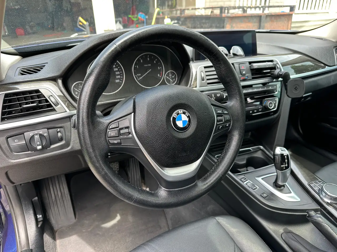BMW 3 Series photo BMW 3 Series