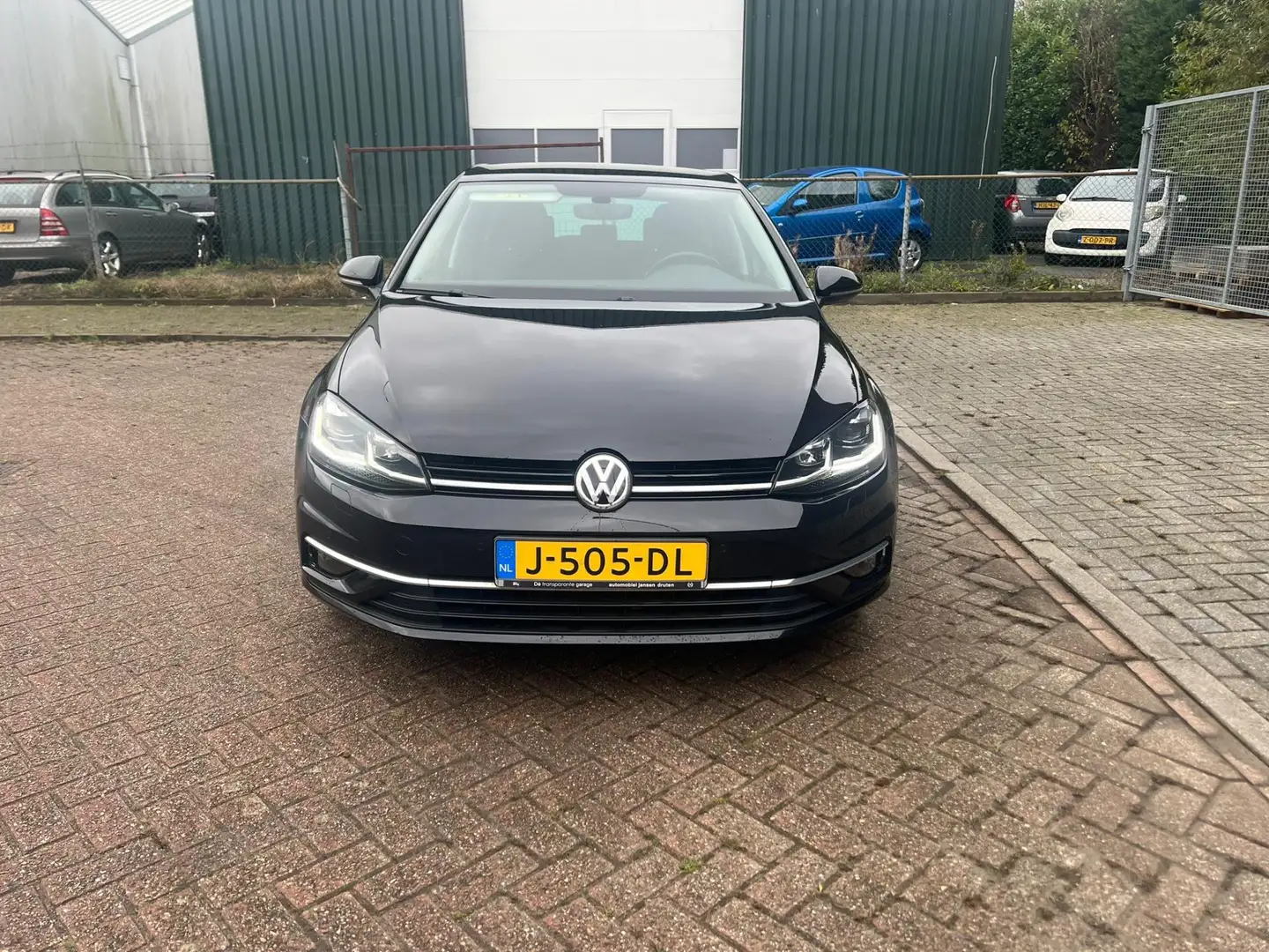 Volkswagen Golf 1.6 TDI Highline Airco Navi Pdc Voor En Achter Cru Noir - 2