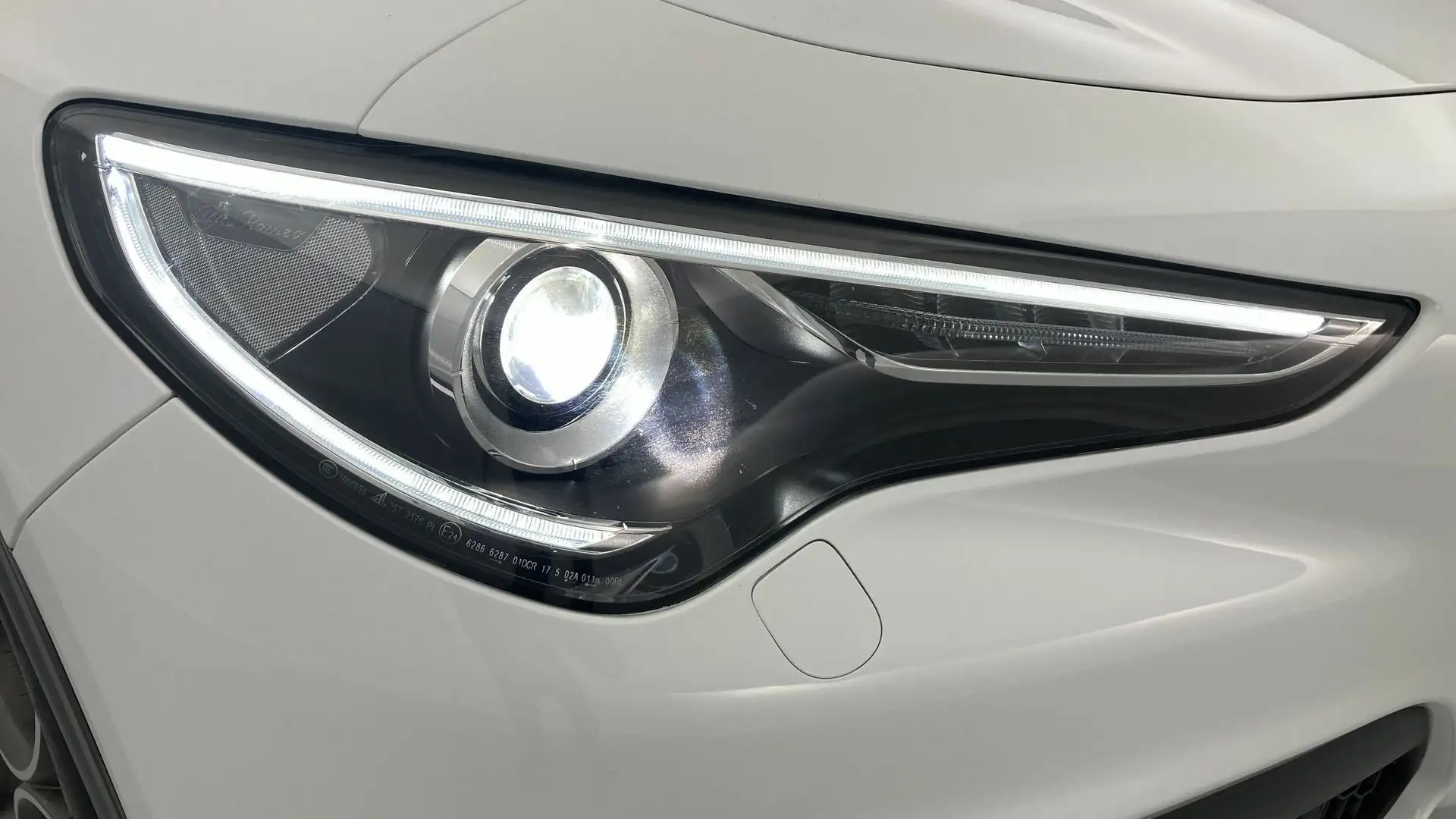 Alfa Romeo Stelvio 2.2 Diésel 210cv TI Q4 Wit - 2