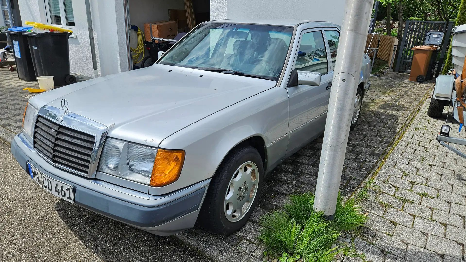 Mercedes-Benz E 230 230 E Silber - 2