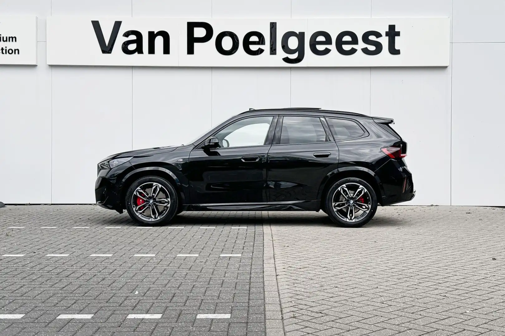 BMW X1 xDrive23i M Sport Pro | M Sport Pro | Innovation P Zwart - 2