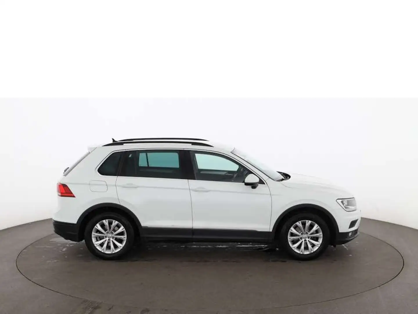 Volkswagen Tiguan 1.4 TSI Comfortline AHK RADAR MASSAGE TEMP Weiß - 2