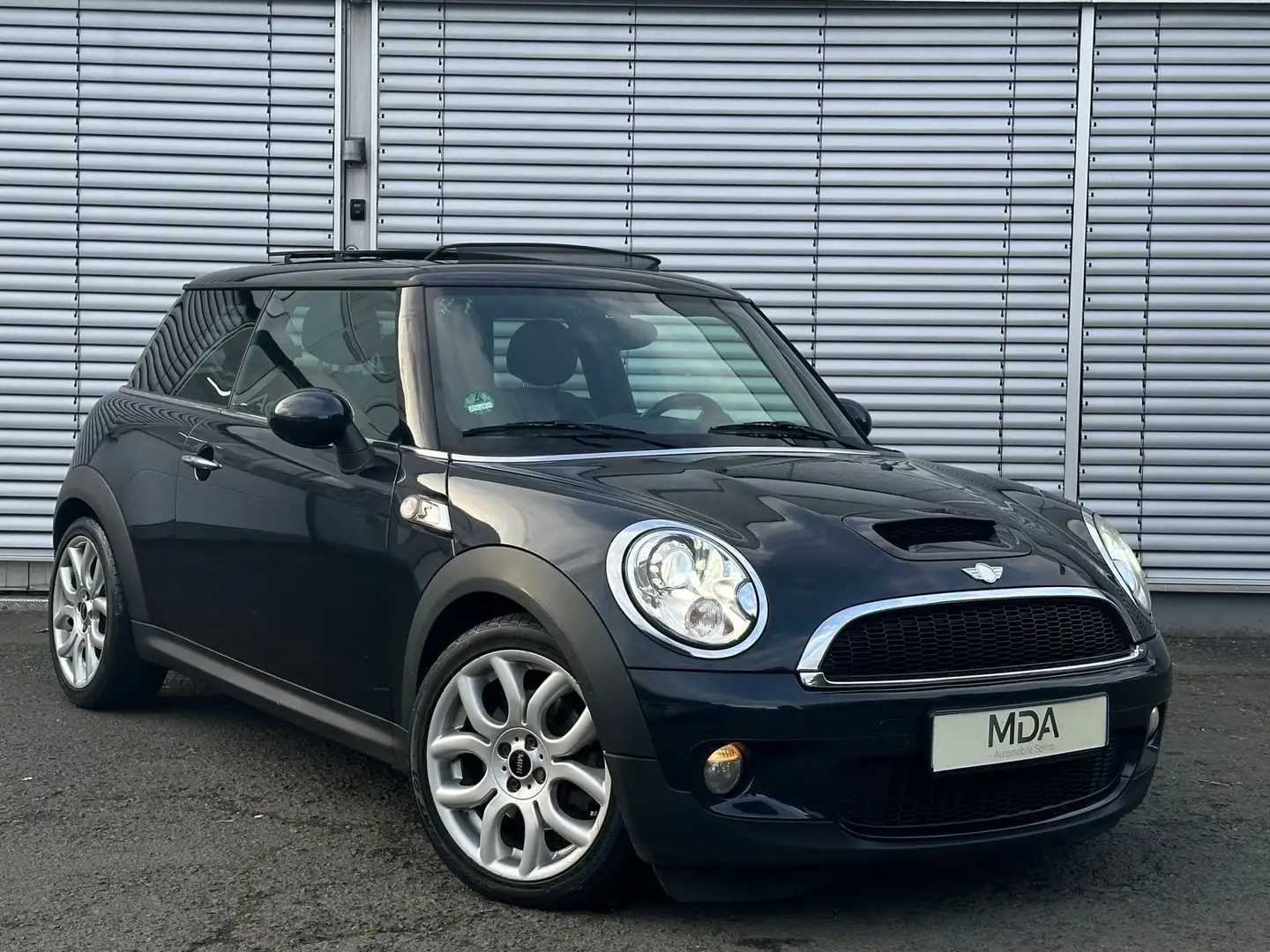 MINI Cooper S Chili Xenon Pano 17-Zoll Navi 2.HD Schwarz - 1