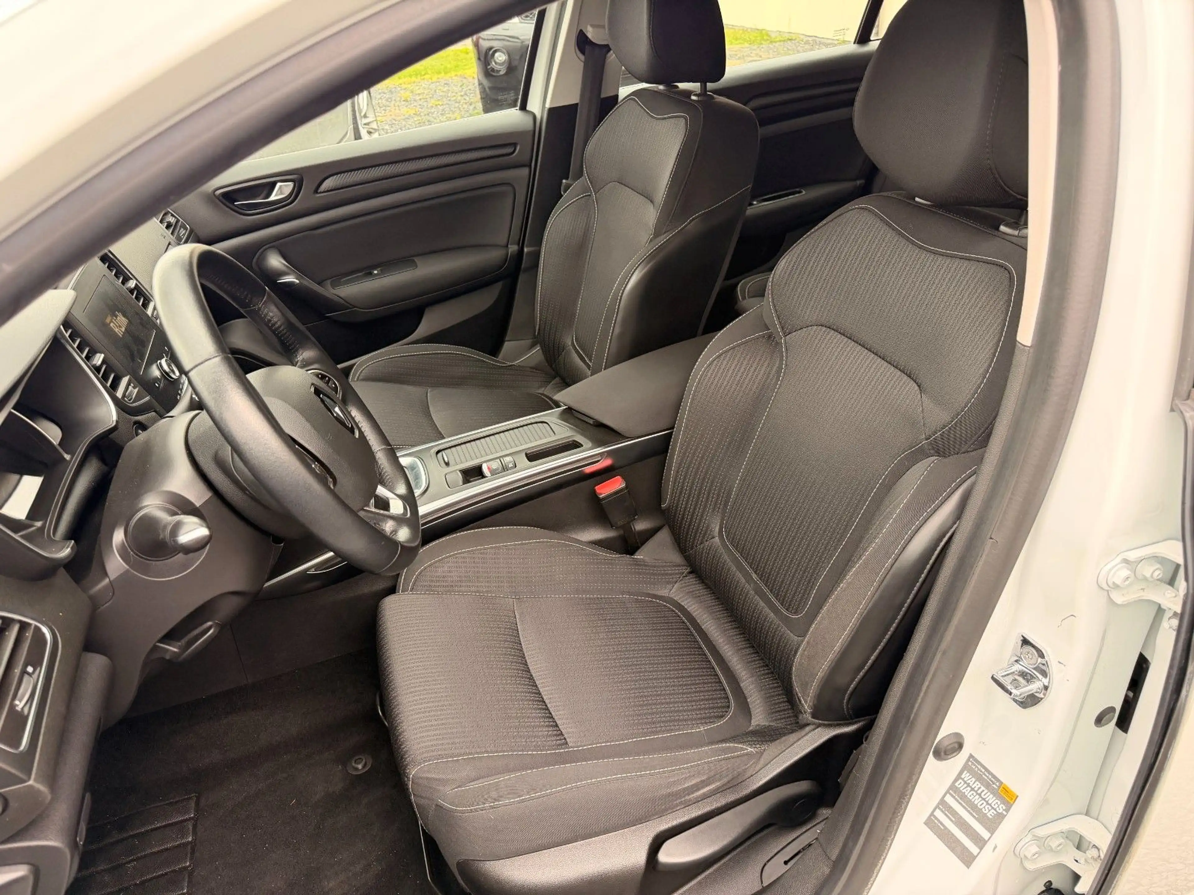 Renault Megane IV Grandtour Business Edition — photo 11