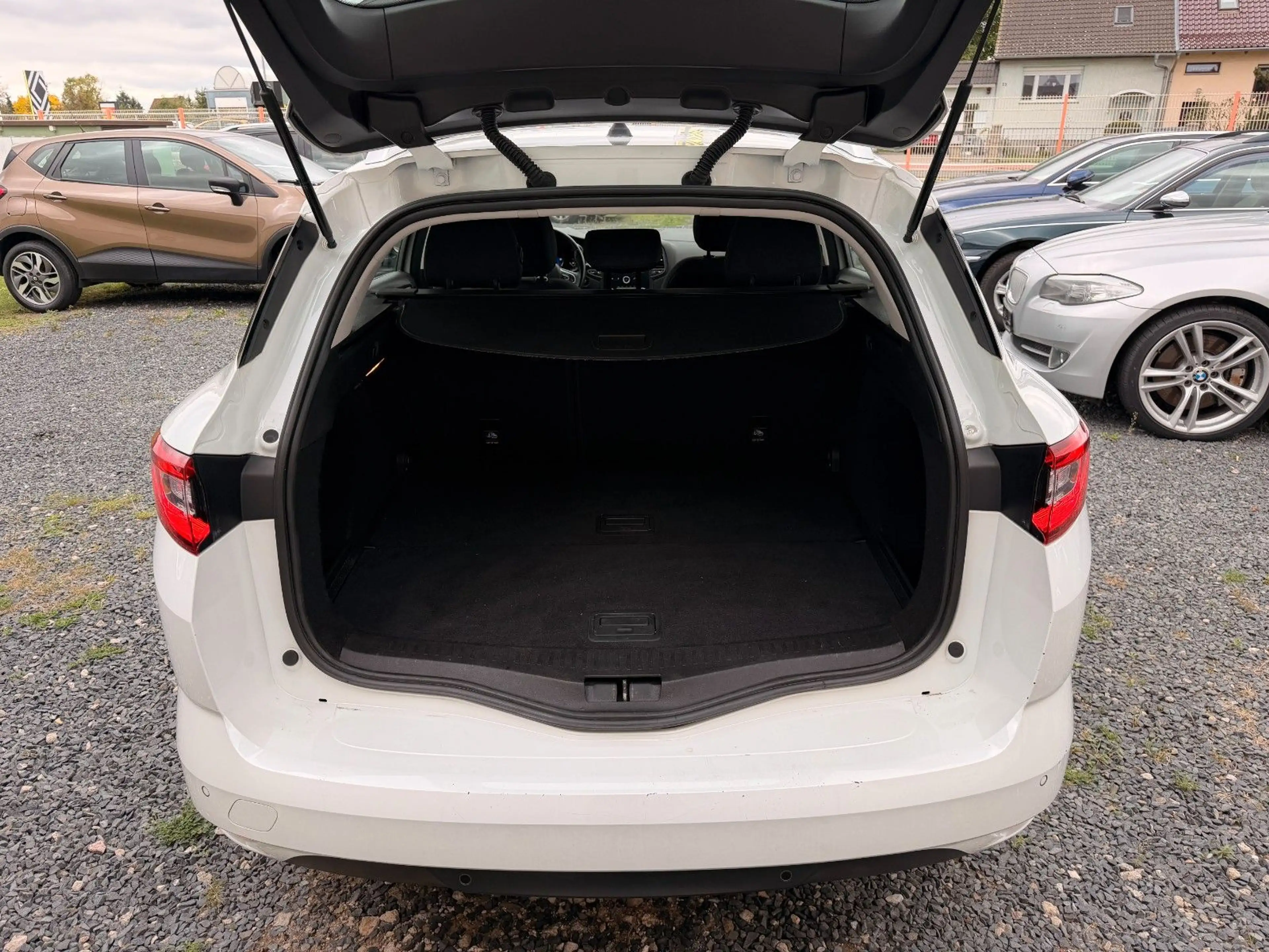 Renault Megane IV Grandtour Business Edition — photo 9
