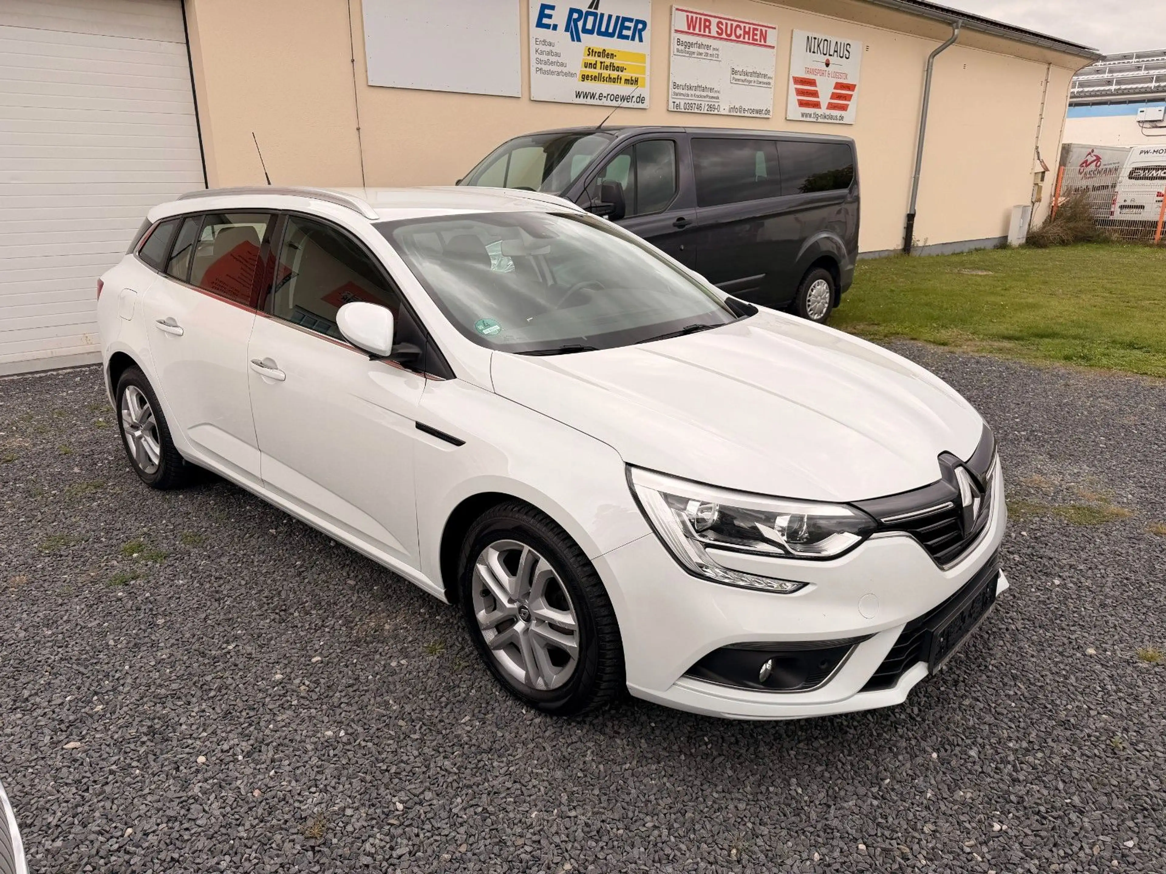 Renault Megane IV Grandtour Business Edition — photo 3