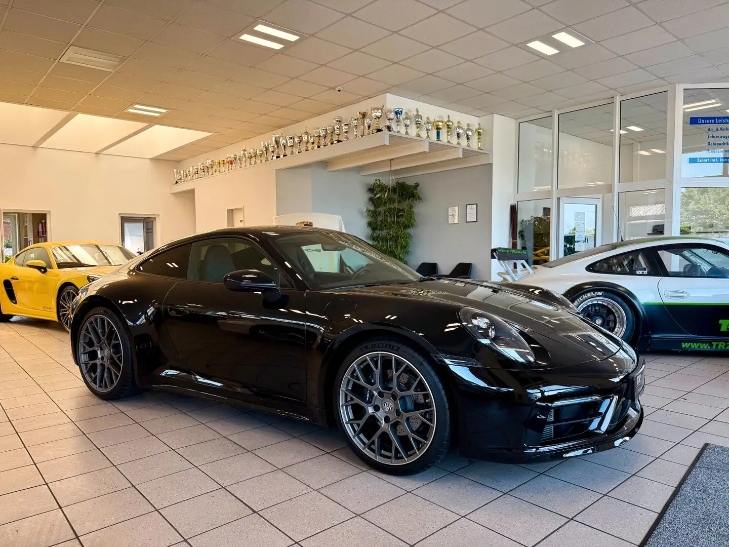 Porsche 992 911 992 Carrera Schiebedach/SportDesign/SAA Noir - 1