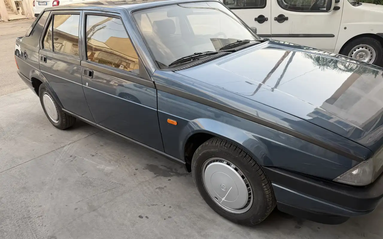 Alfa Romeo 75 Alfa 75 2.0 Carburatori Prima Serie, foto 2