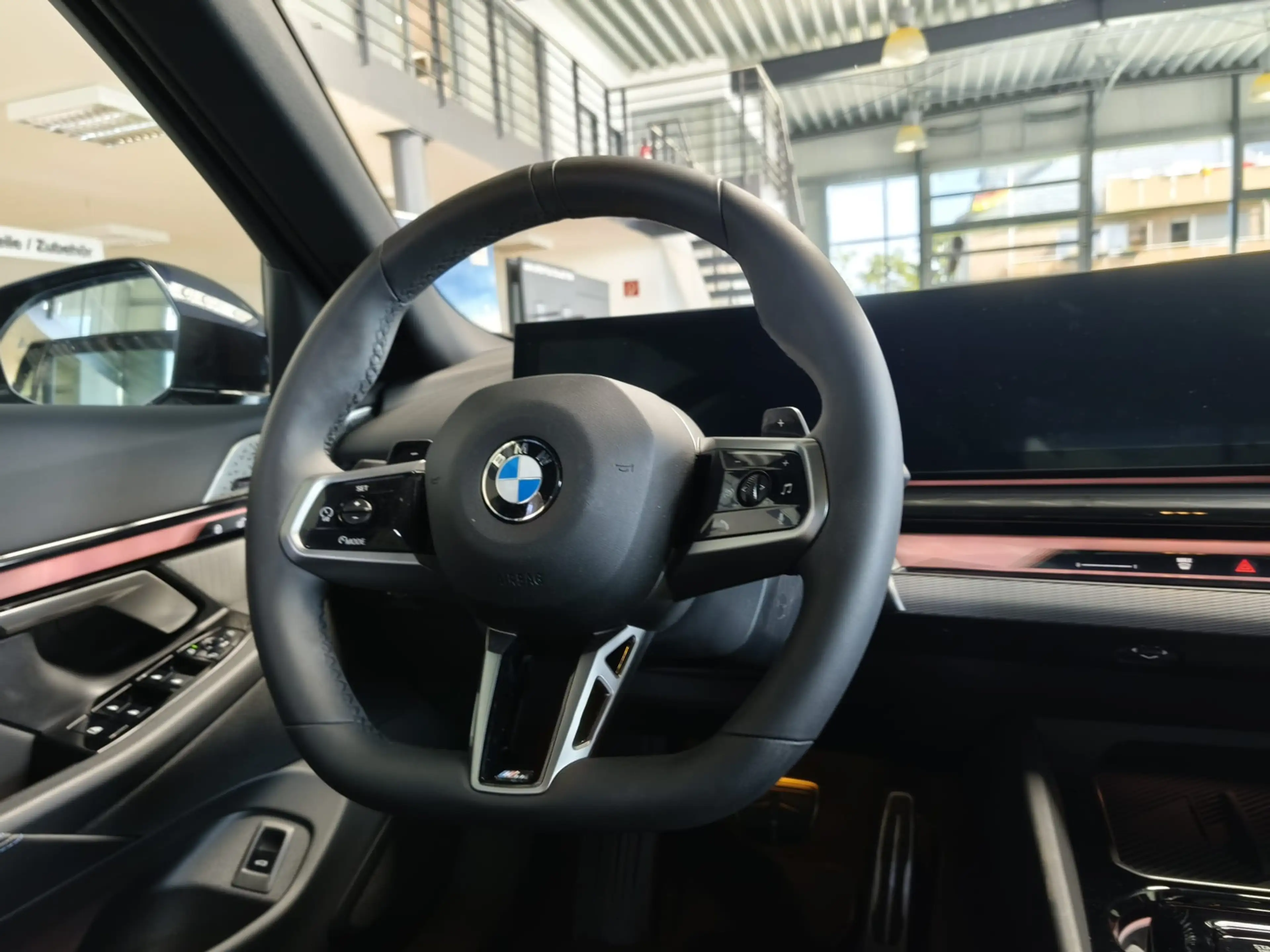 BMW 520 d xDr. M Sport Pro Tour AHK/Pano/360°/B&W/21"/HUD — photo 10