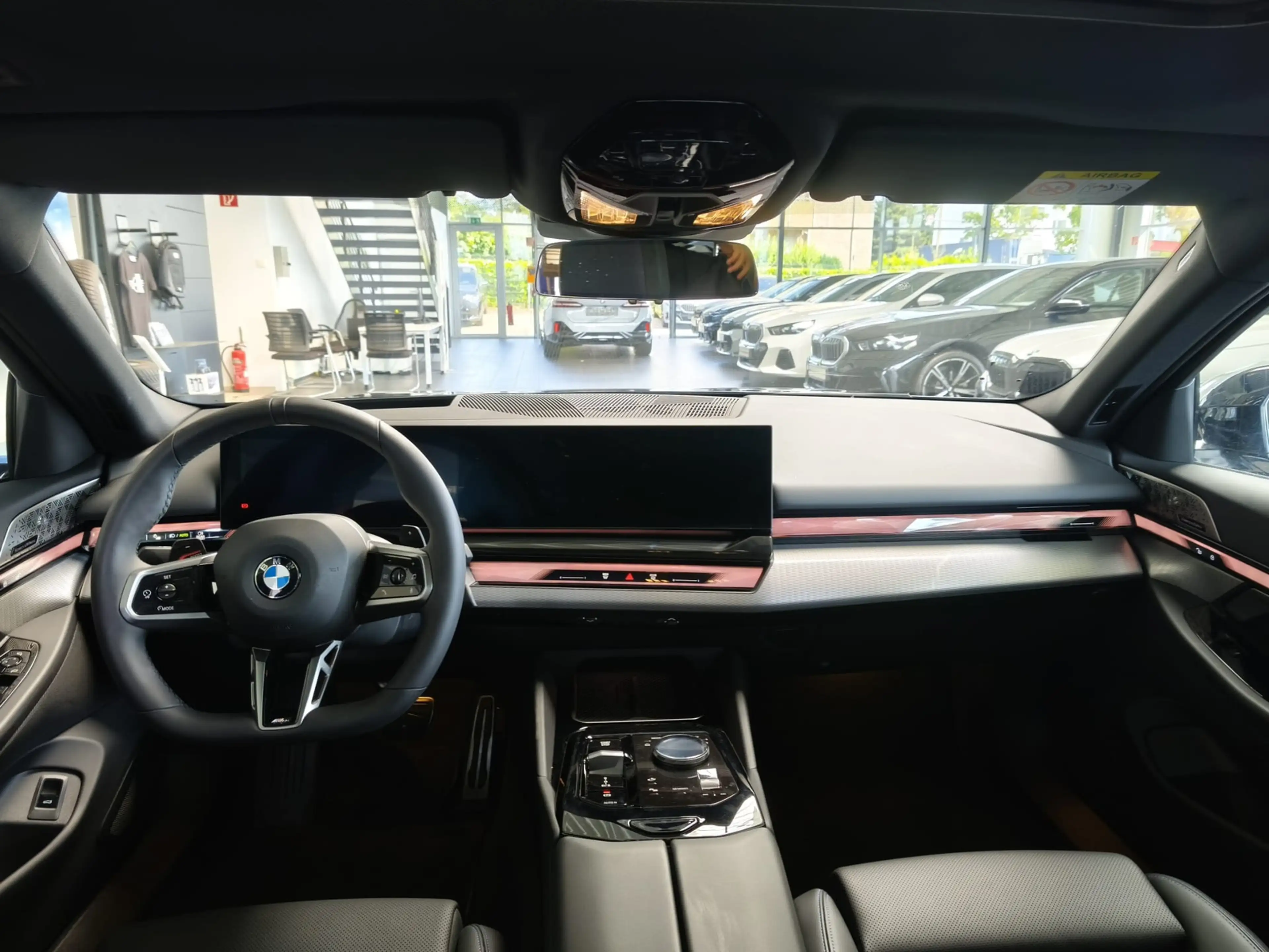 BMW 520 d xDr. M Sport Pro Tour AHK/Pano/360°/B&W/21"/HUD — photo 9