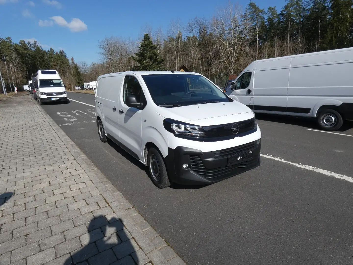 Opel Vivaro Kasten M Automatik Weiß - 1