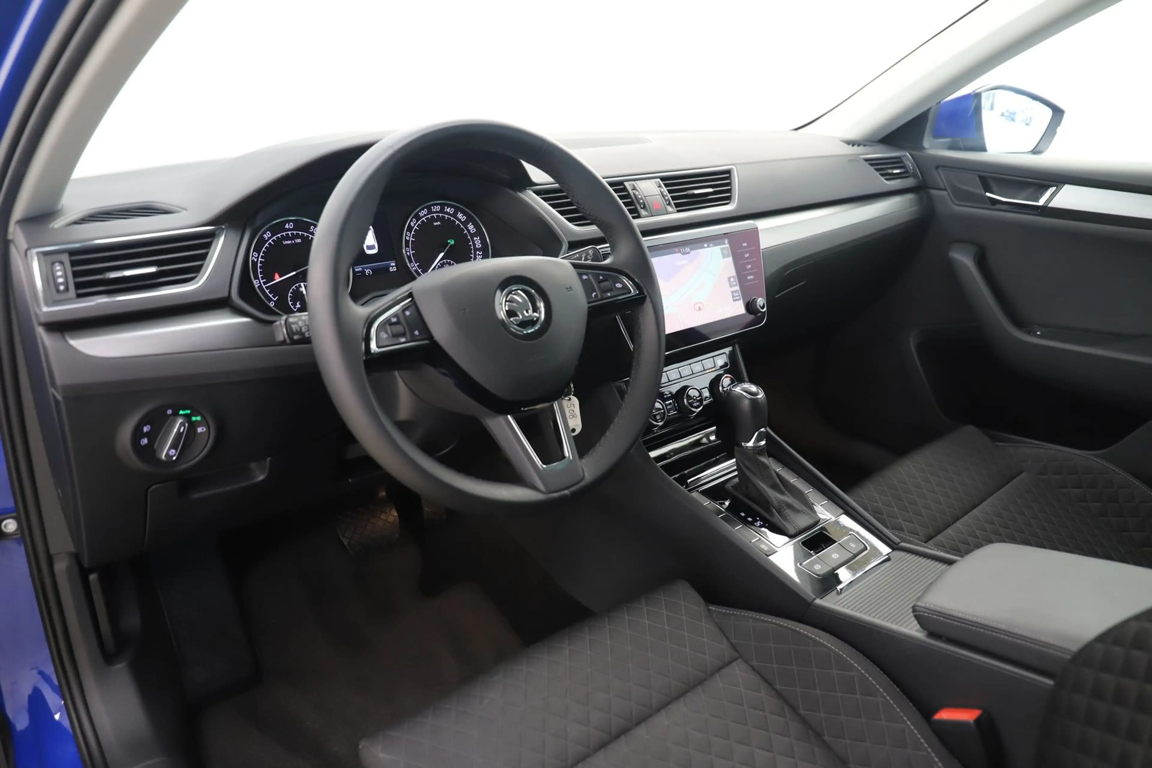 Skoda Superb 1.4TSI 150PS DSG Style Carplay AHK PDC — photo 15