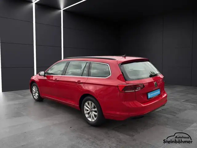 Volkswagen Passat view 4