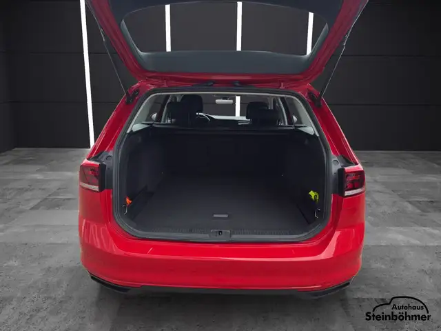 Volkswagen Passat view 6