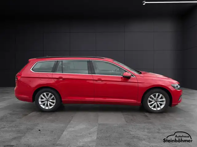 Volkswagen Passat view 9