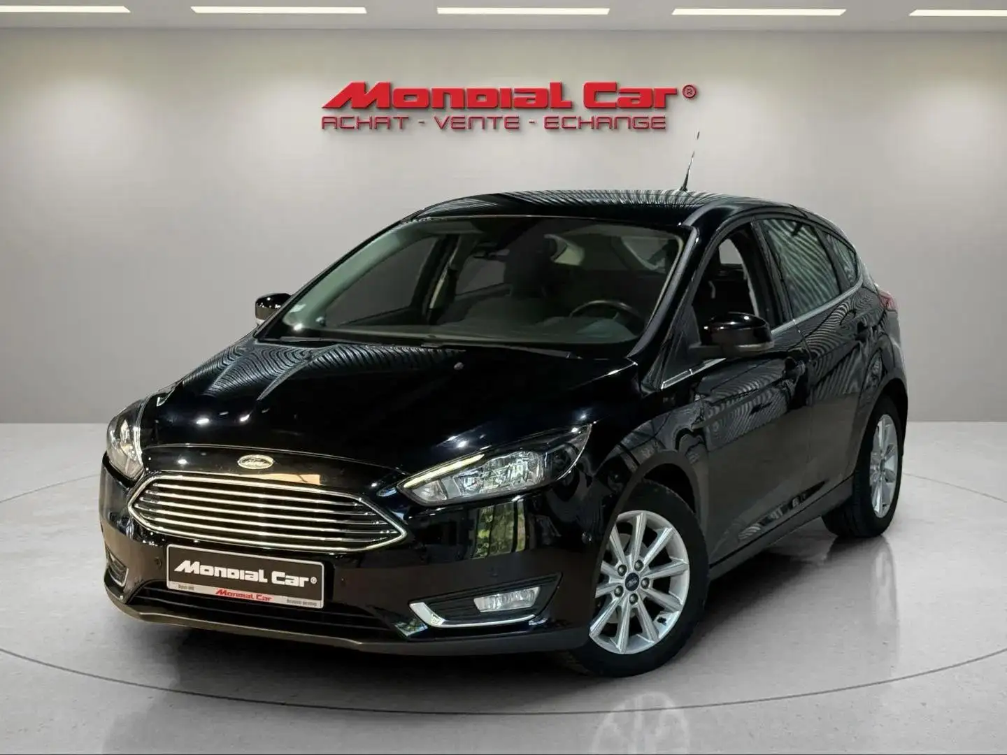 Ford Focus Focus 1.5 TDCi Titanium * Caméra * GPS * Zwart - 1